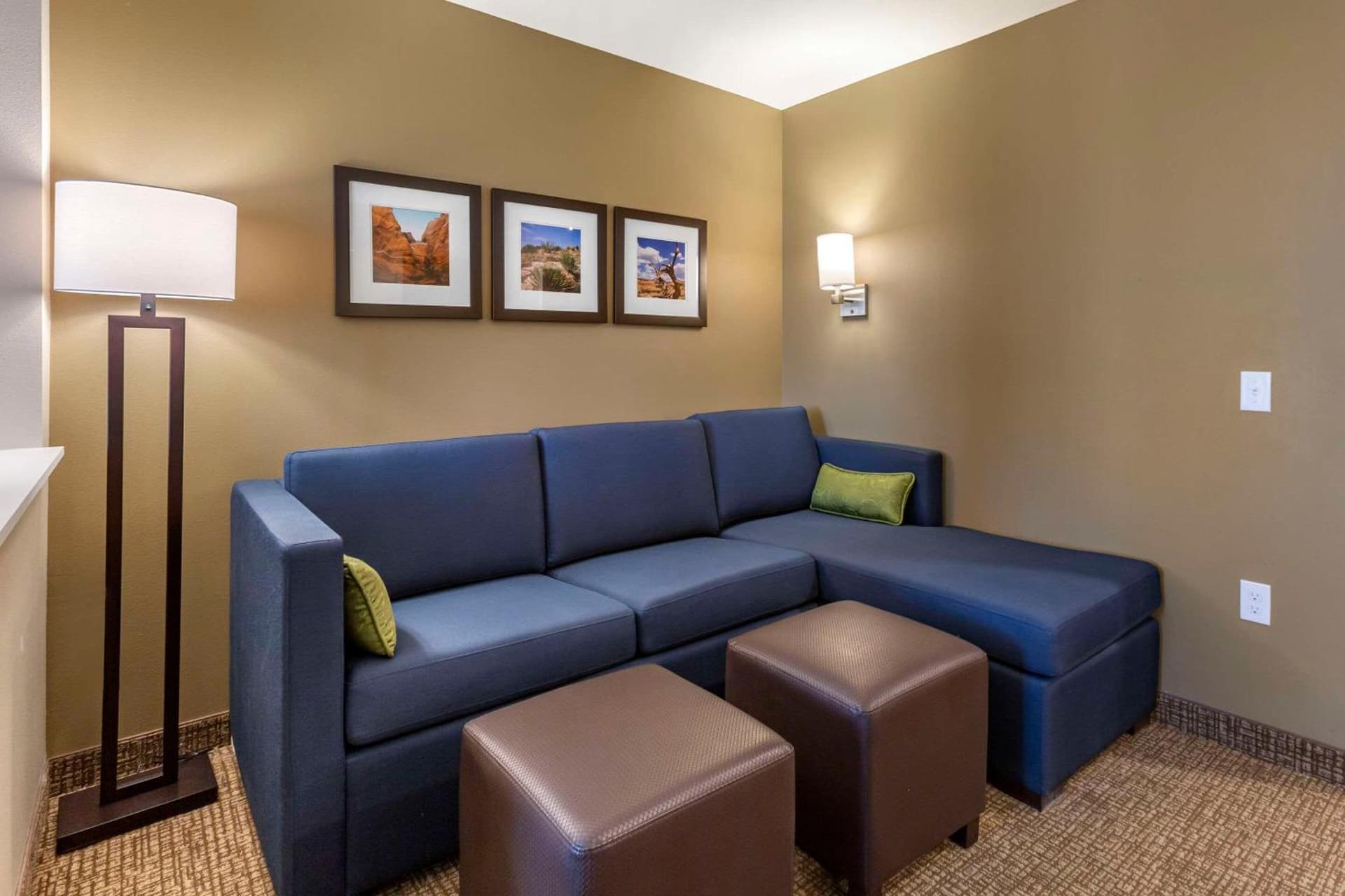 Comfort Suites Albuquerque Airport gallery photo in Albuquerque, NM — image 12