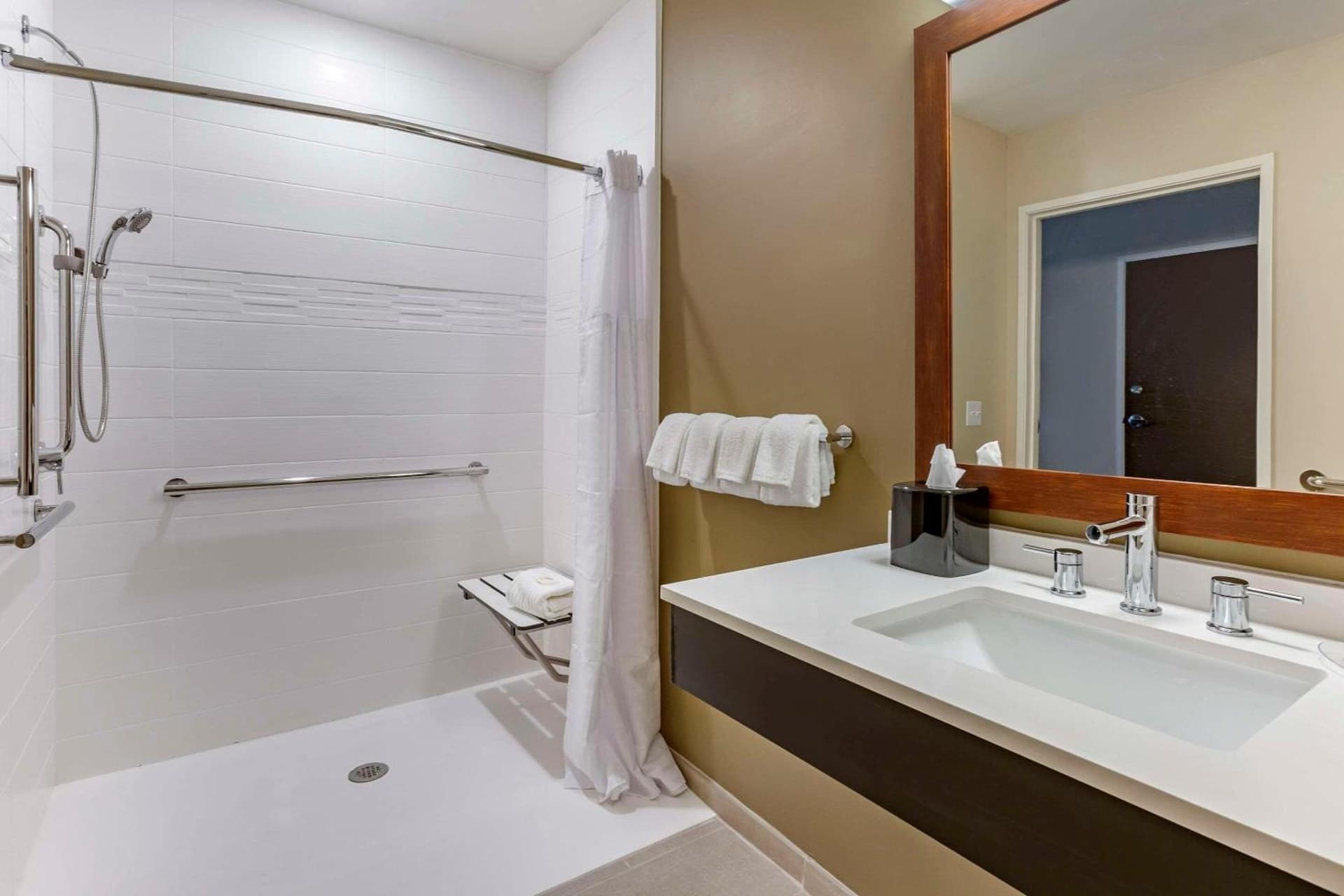 Comfort Suites Albuquerque Airport gallery photo in Albuquerque, NM — image 5