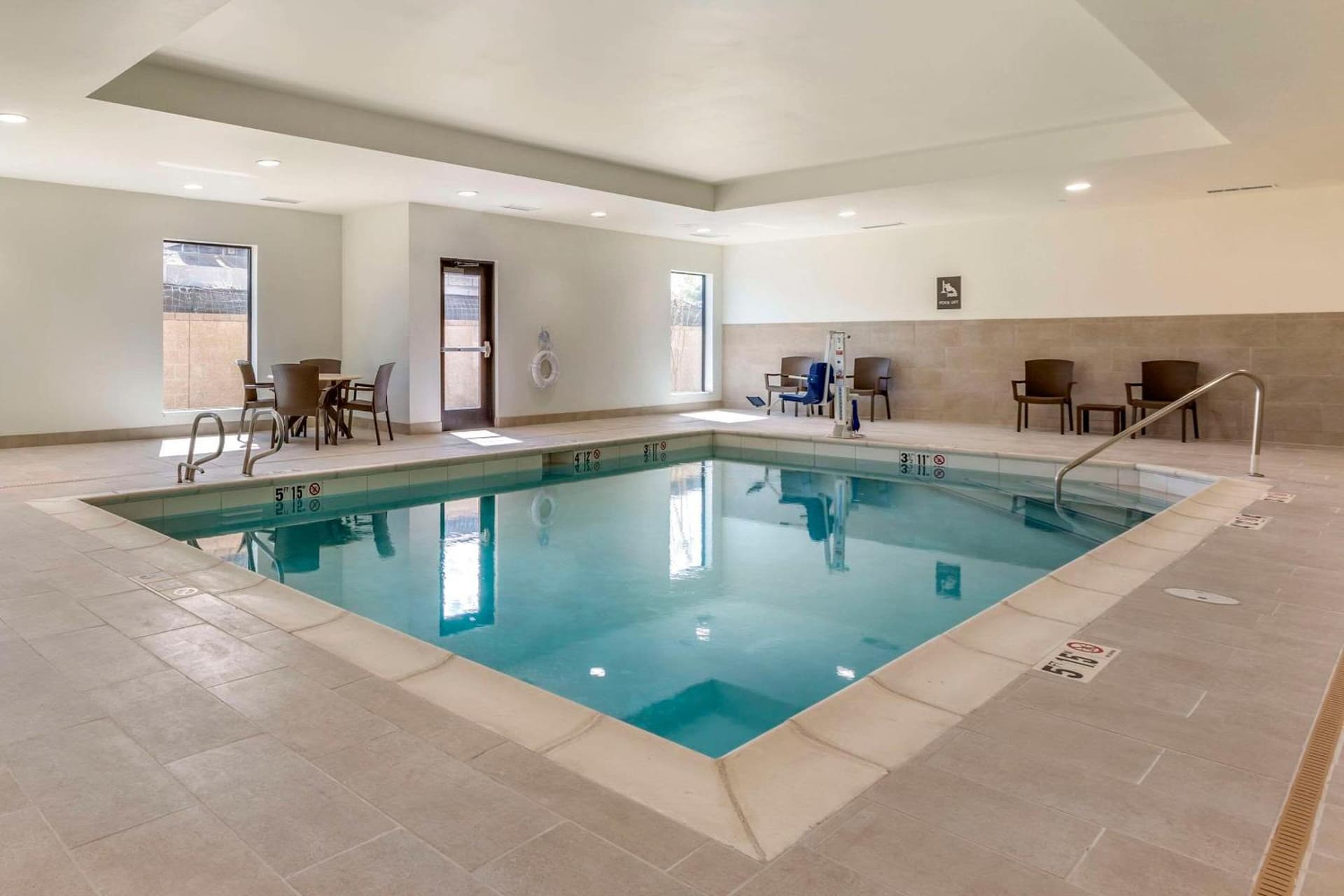 Comfort Suites Albuquerque Airport gallery photo in Albuquerque, NM — image 25