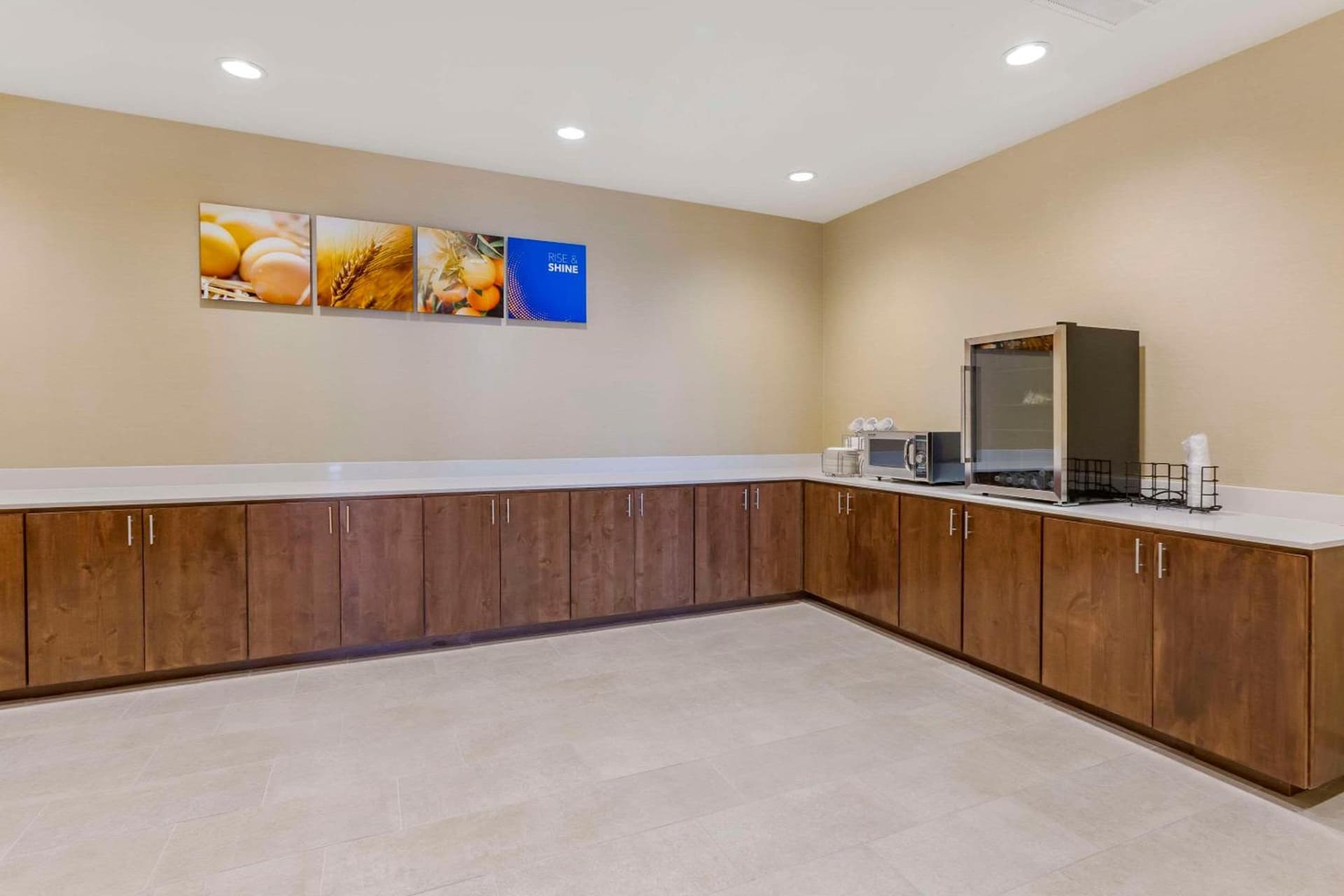 Comfort Suites Albuquerque Airport gallery photo in Albuquerque, NM — image 9