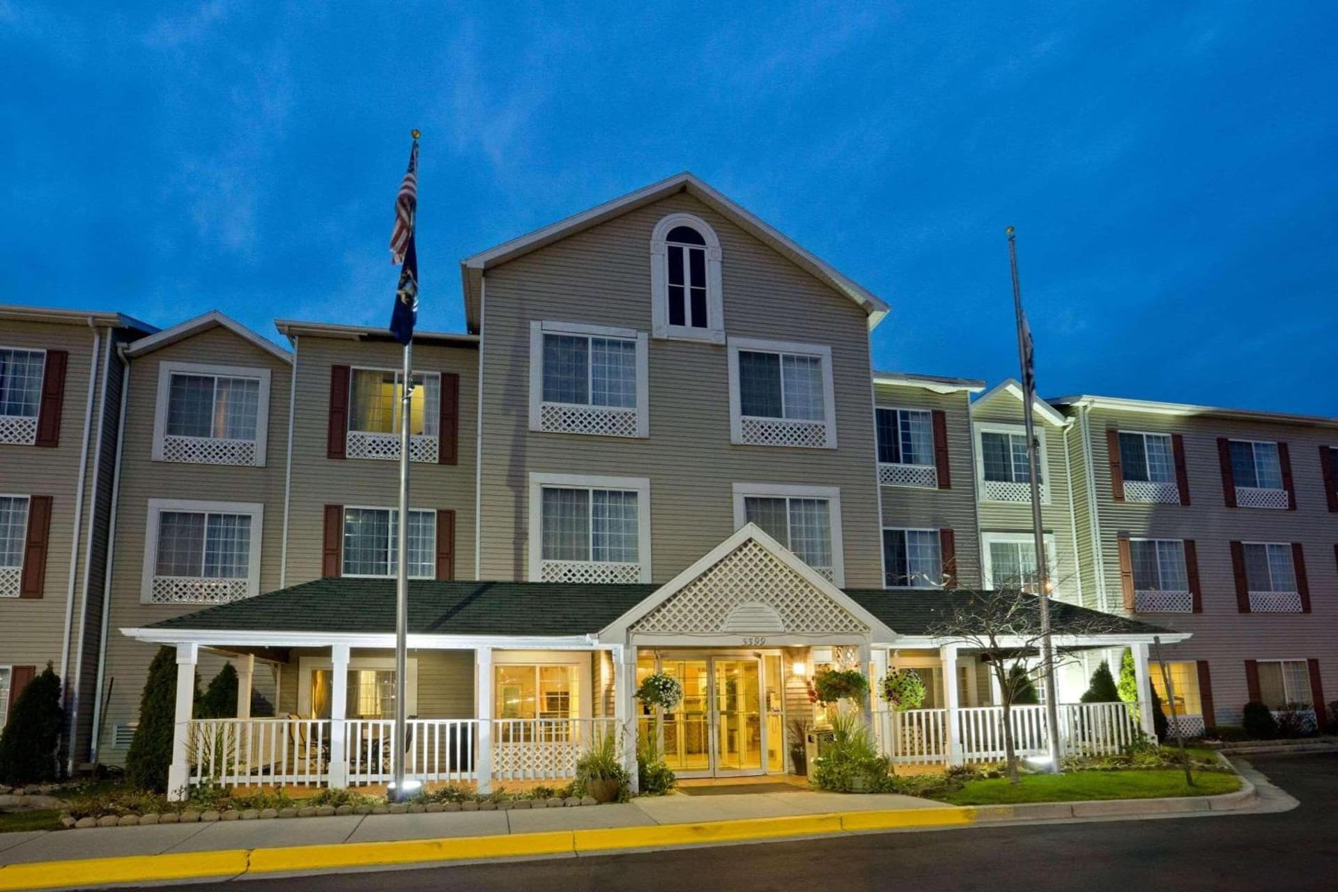 Country Inn & Suites by Radisson, Grand Rapids Airport, MI property views in Grand Rapids, MI — gallery photo 3