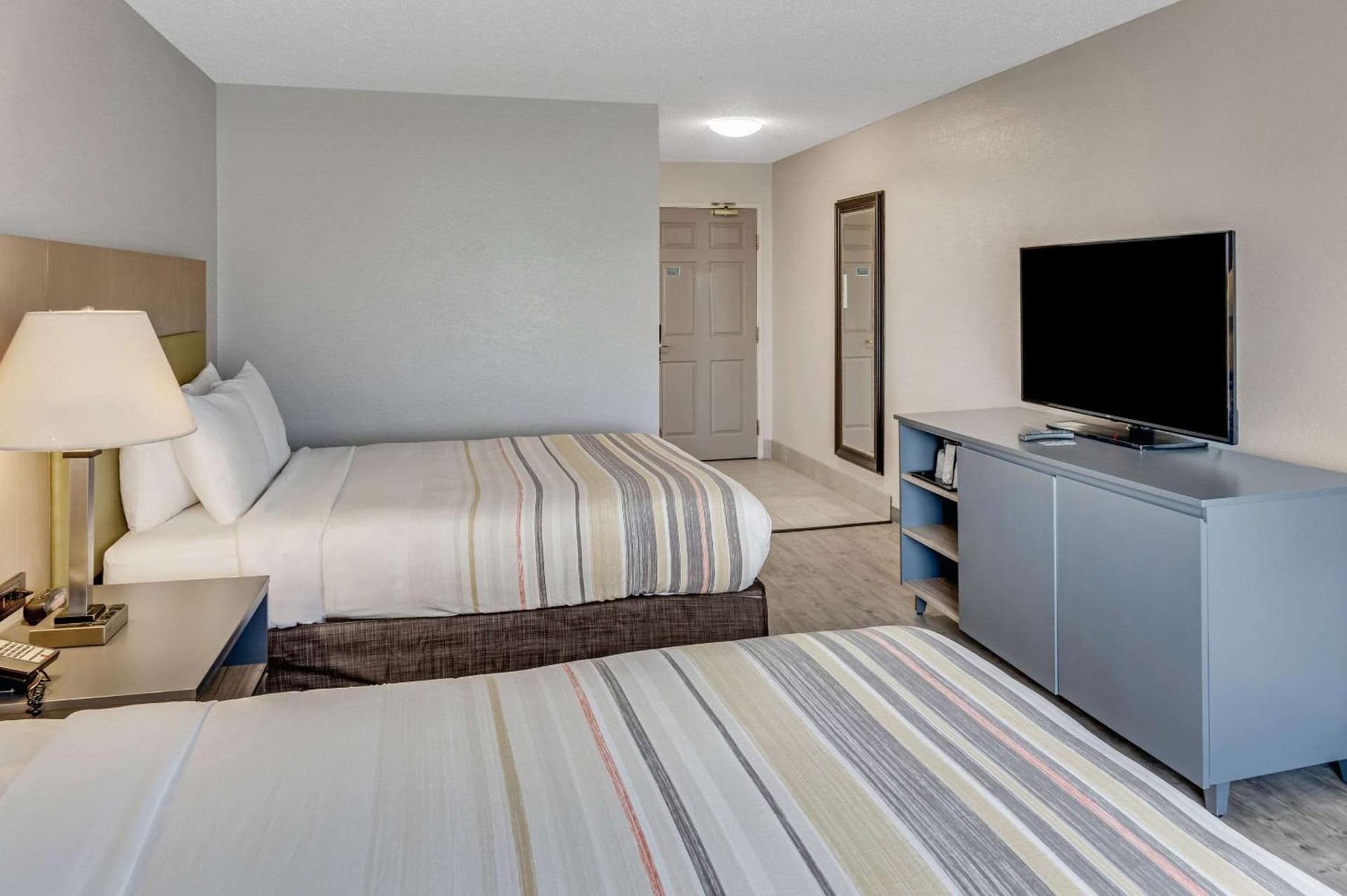 Country Inn & Suites by Radisson, Grand Rapids Airport, MI gallery photo in Grand Rapids, MI — image 10