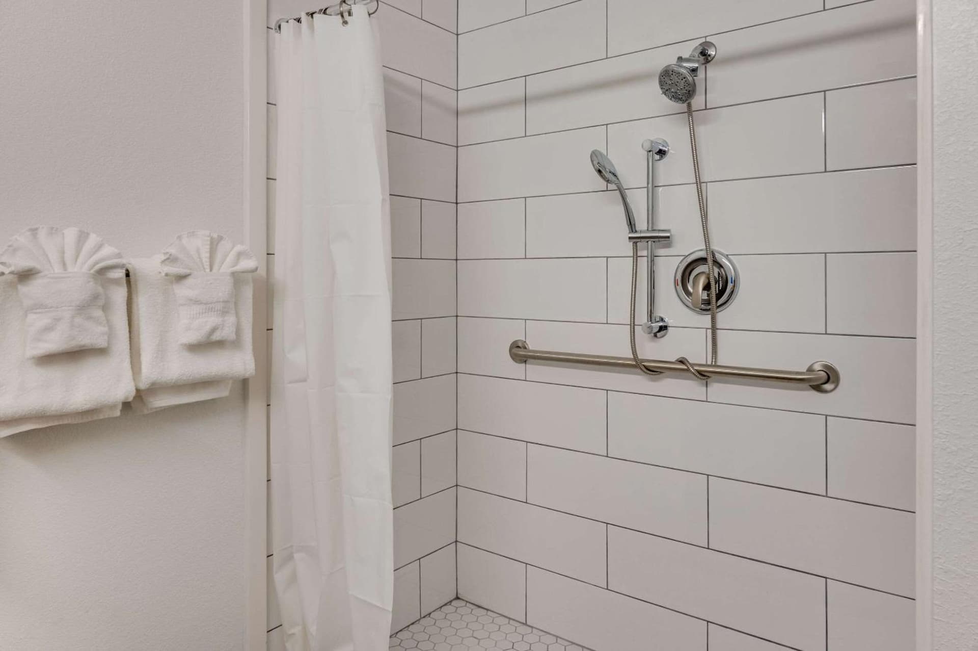 Country Inn & Suites by Radisson, Grand Rapids Airport, MI property views in Grand Rapids, MI — gallery photo 3