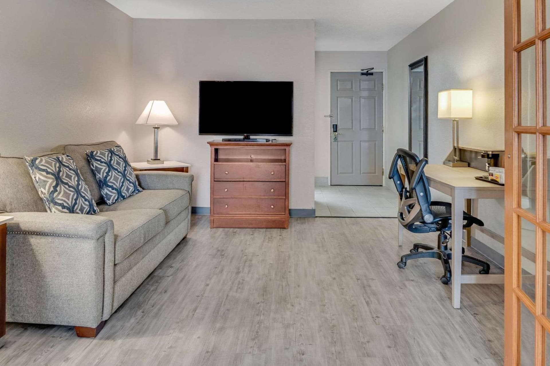 Country Inn & Suites by Radisson, Grand Rapids Airport, MI gallery photo in Grand Rapids, MI — image 44