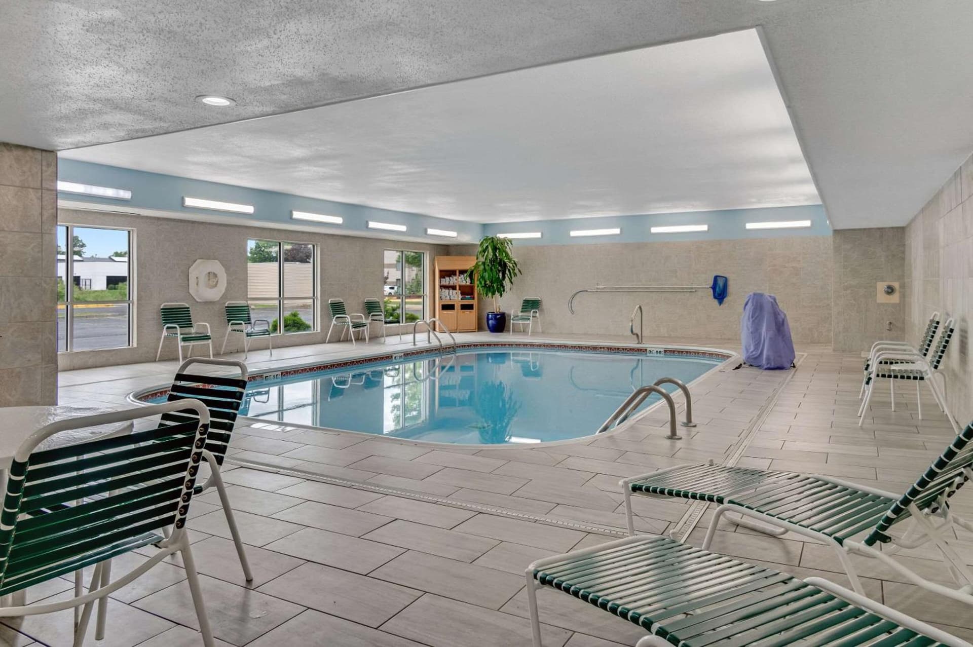 Country Inn & Suites by Radisson, Grand Rapids Airport, MI gallery photo in Grand Rapids, MI — image 17