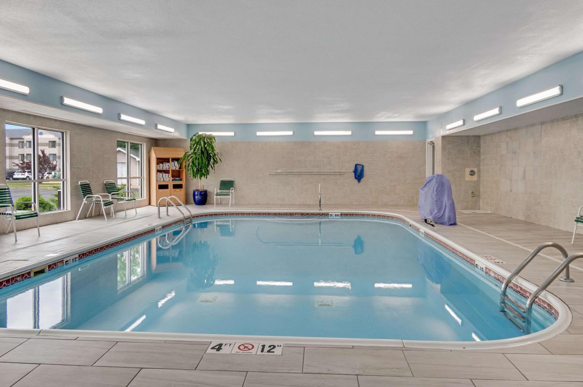 Country Inn & Suites by Radisson, Grand Rapids Airport, MI gallery photo in Grand Rapids, MI — image 22
