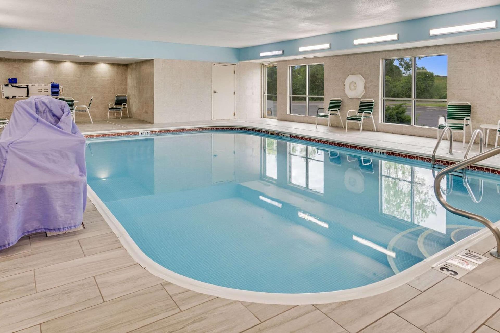 Country Inn & Suites by Radisson, Grand Rapids Airport, MI gallery photo in Grand Rapids, MI — image 27