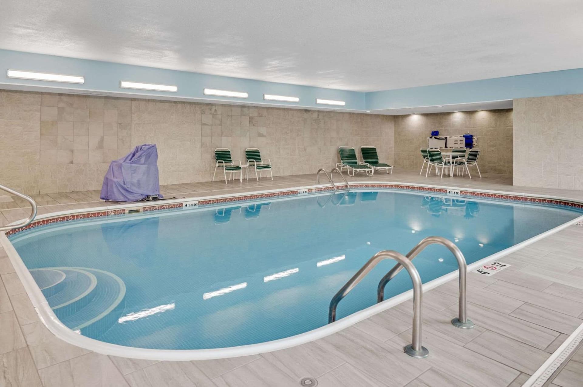 Country Inn & Suites by Radisson, Grand Rapids Airport, MI gallery photo in Grand Rapids, MI — image 66
