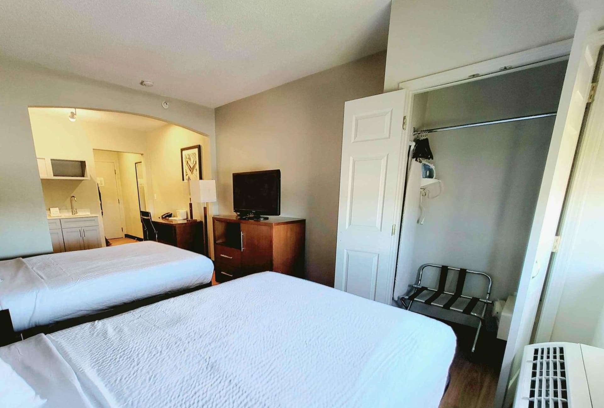 Extended Stay America Suites - Buffalo - Airport gallery photo in Buffalo, NY — image 28