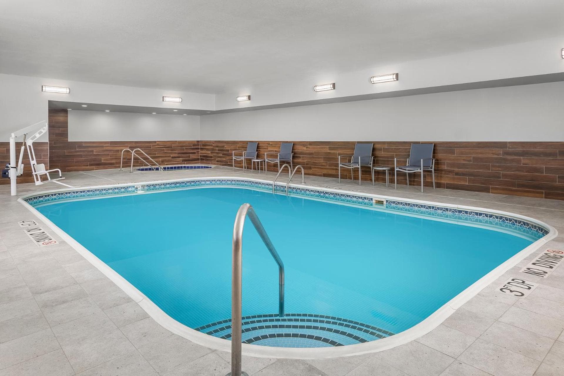 Fairfield Inn & Suites Minneapolis Burnsville interior in Burnsville, MN — gallery photo 2