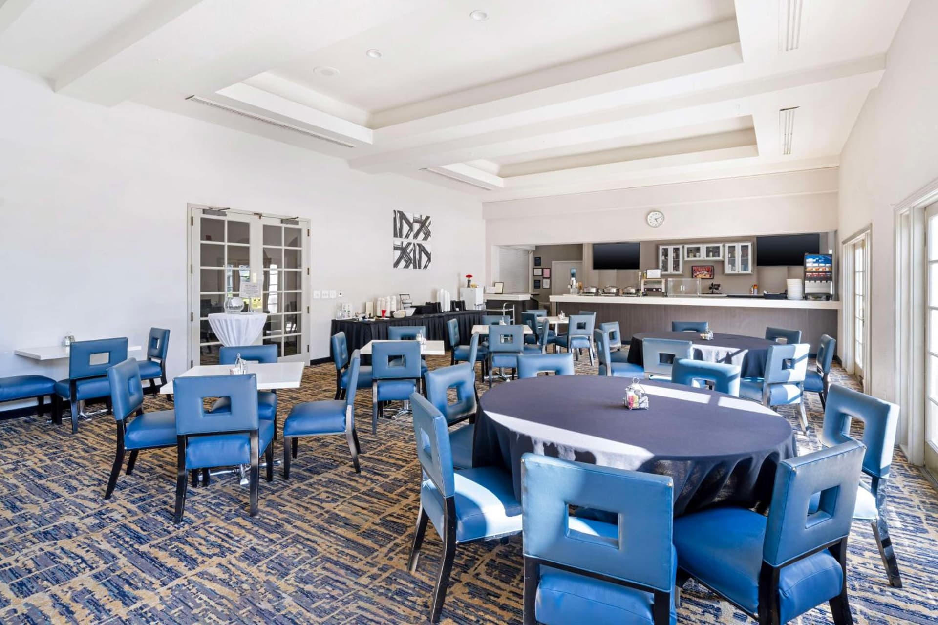 Best Western Posada Royale Hotel & Suites gallery photo in Simi Valley, CA — image 10