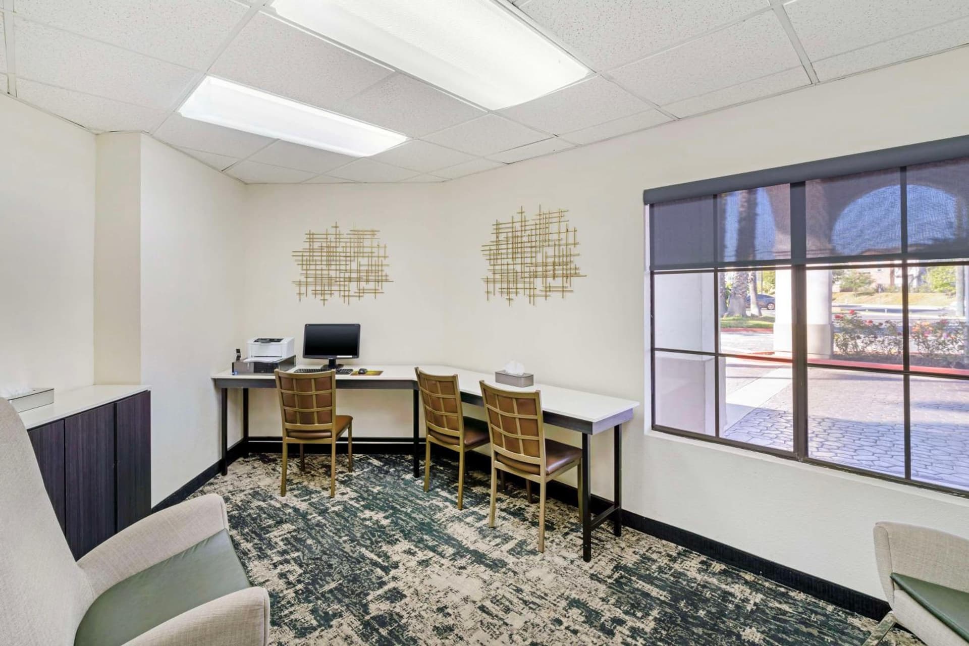 Best Western Posada Royale Hotel & Suites gallery photo in Simi Valley, CA — image 30