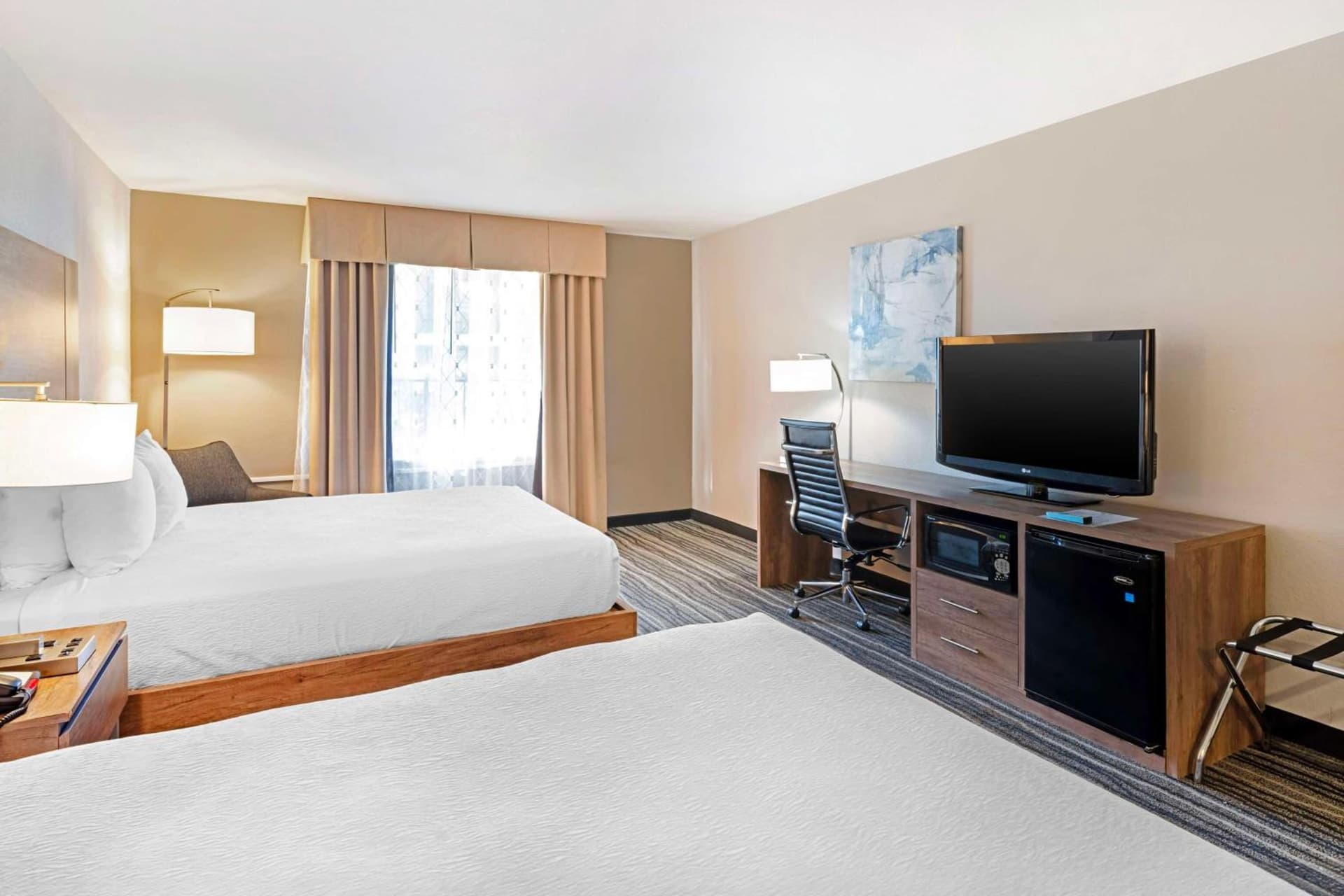 Best Western Posada Royale Hotel & Suites gallery photo in Simi Valley, CA — image 23