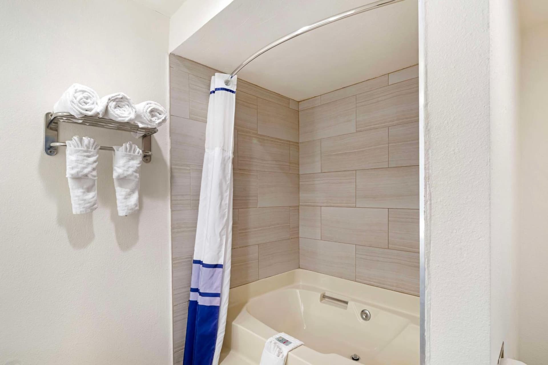 Best Western Posada Royale Hotel & Suites gallery photo in Simi Valley, CA — image 26