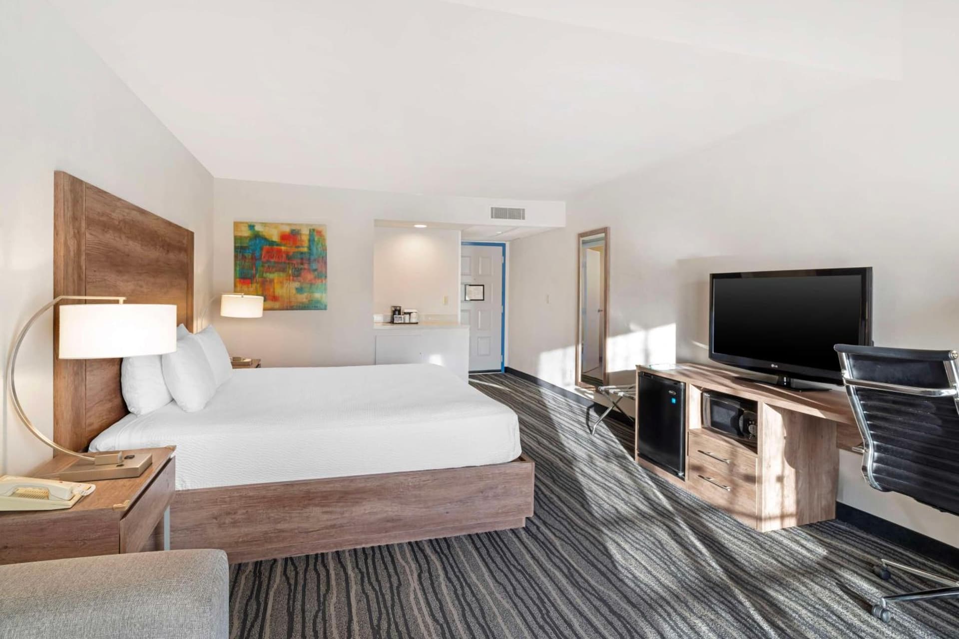 Best Western Posada Royale Hotel & Suites gallery photo in Simi Valley, CA — image 11