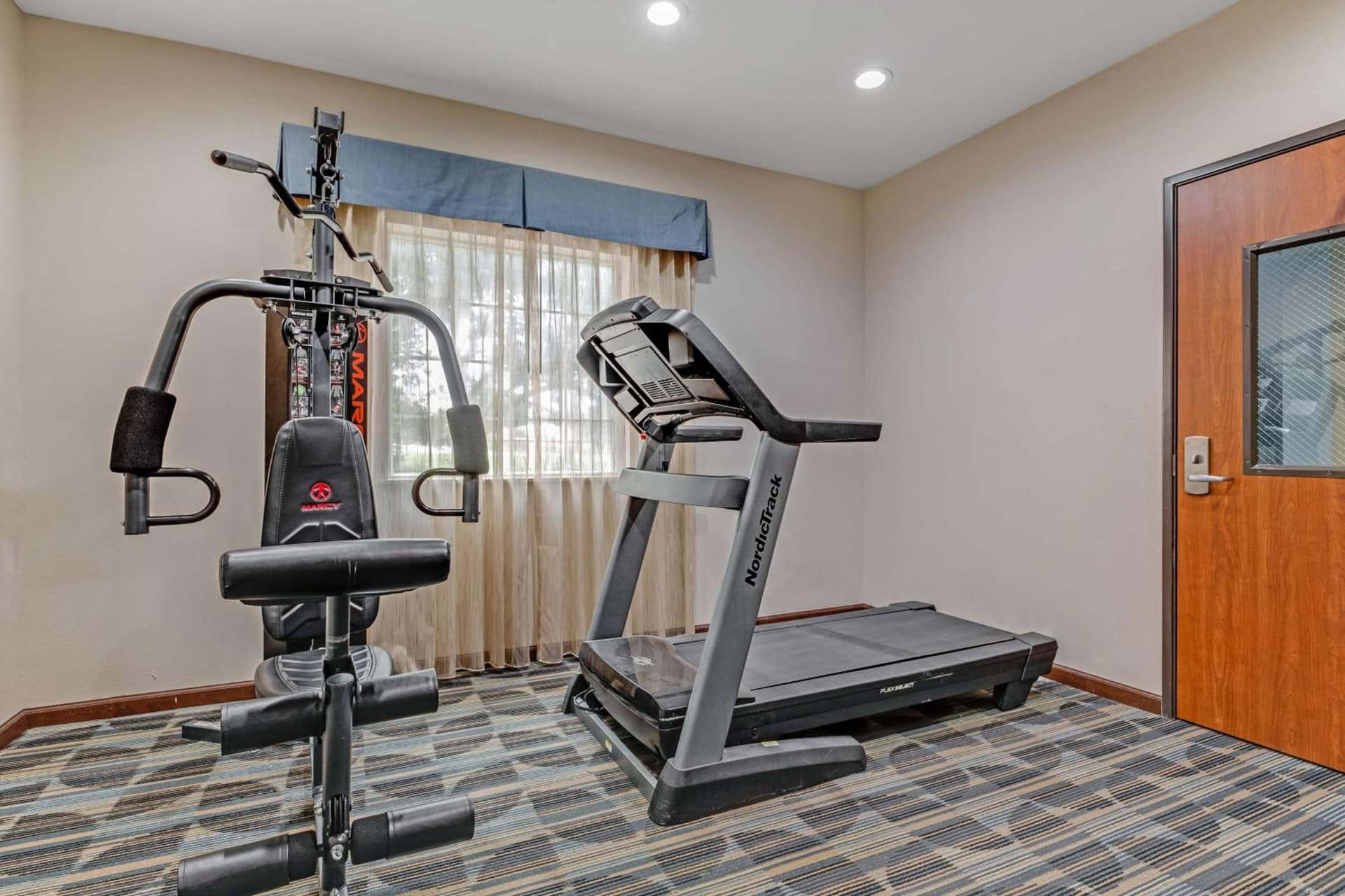 SureStay Plus Hotel by Best Western Owasso Tulsa North property views in Owasso, OK — gallery photo 3