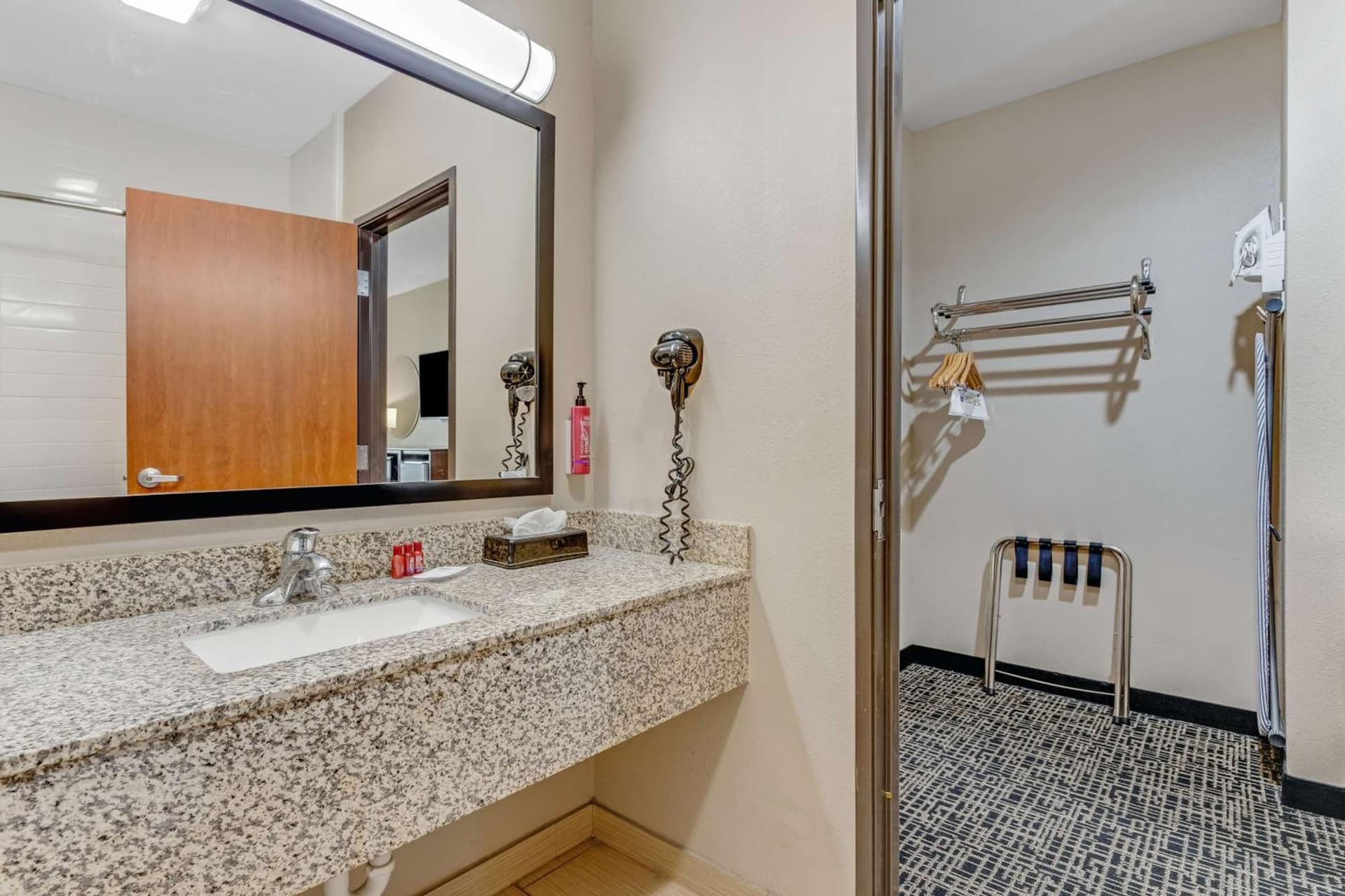 SureStay Plus Hotel by Best Western Owasso Tulsa North gallery photo in Owasso, OK — image 21