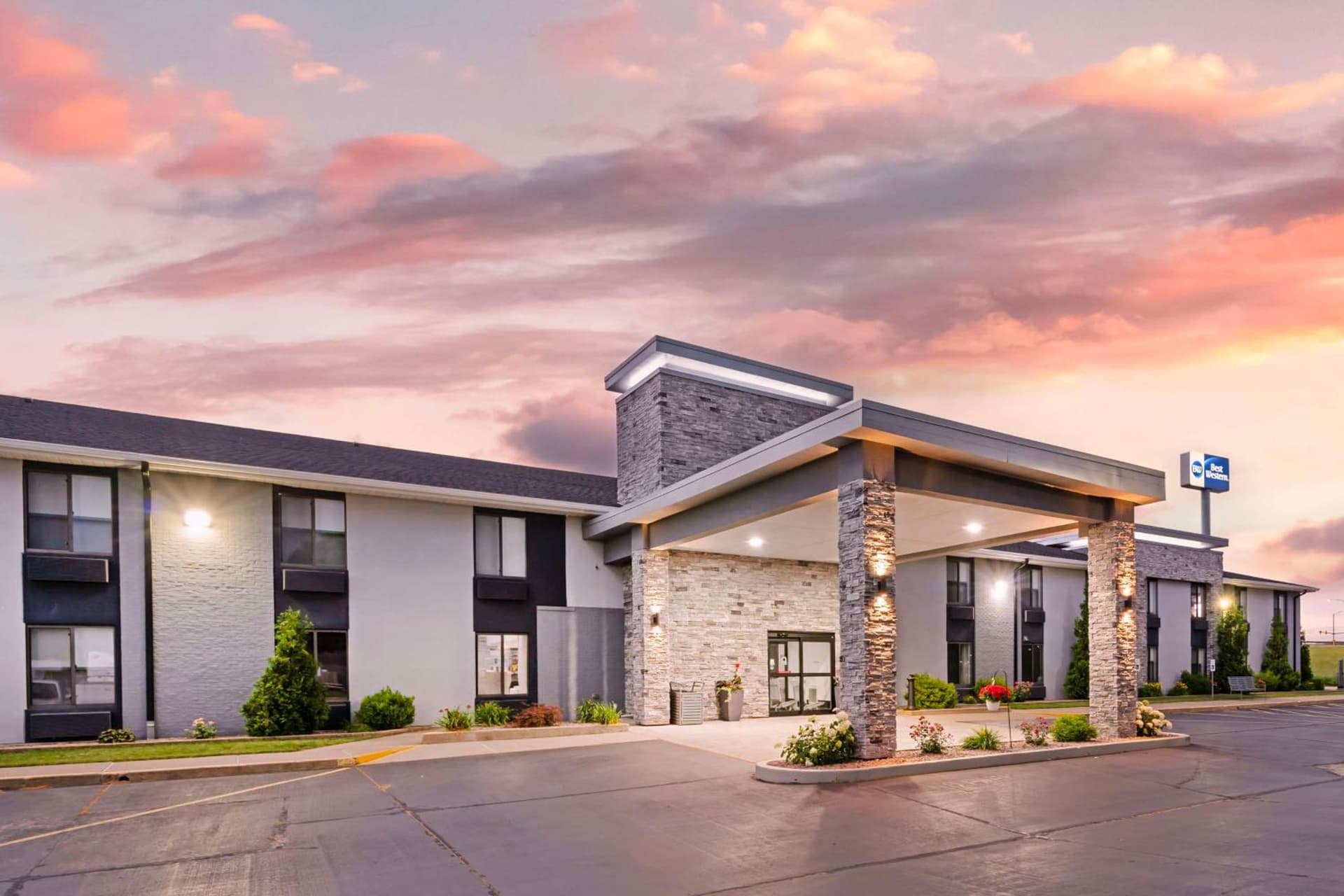 Best Western Morton Inn featured exterior or lobby in Morton, IL — similar hotel