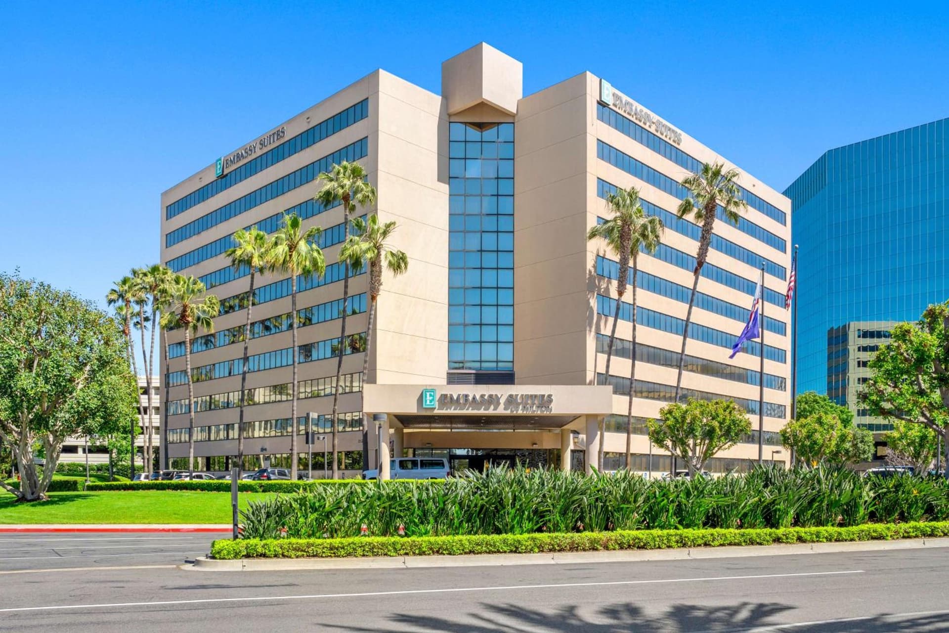 Embassy Suites by Hilton Irvine Orange County Airport interior in Irvine, CA — gallery photo 2