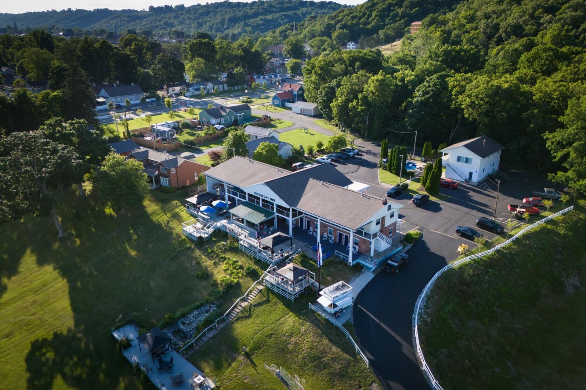 Riverboat Inn & Suites — hotel in Madison, Indiana