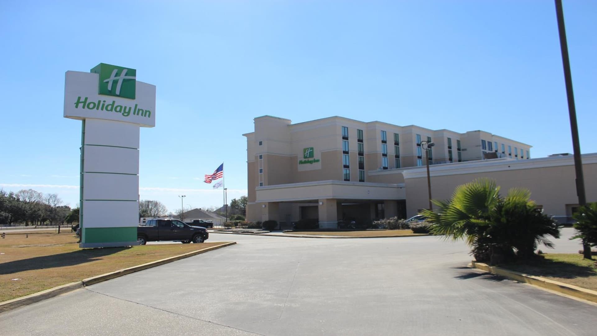 Holiday Inn Baton Rouge-South by IHG featured exterior or lobby in Baton Rouge, LA — similar hotel