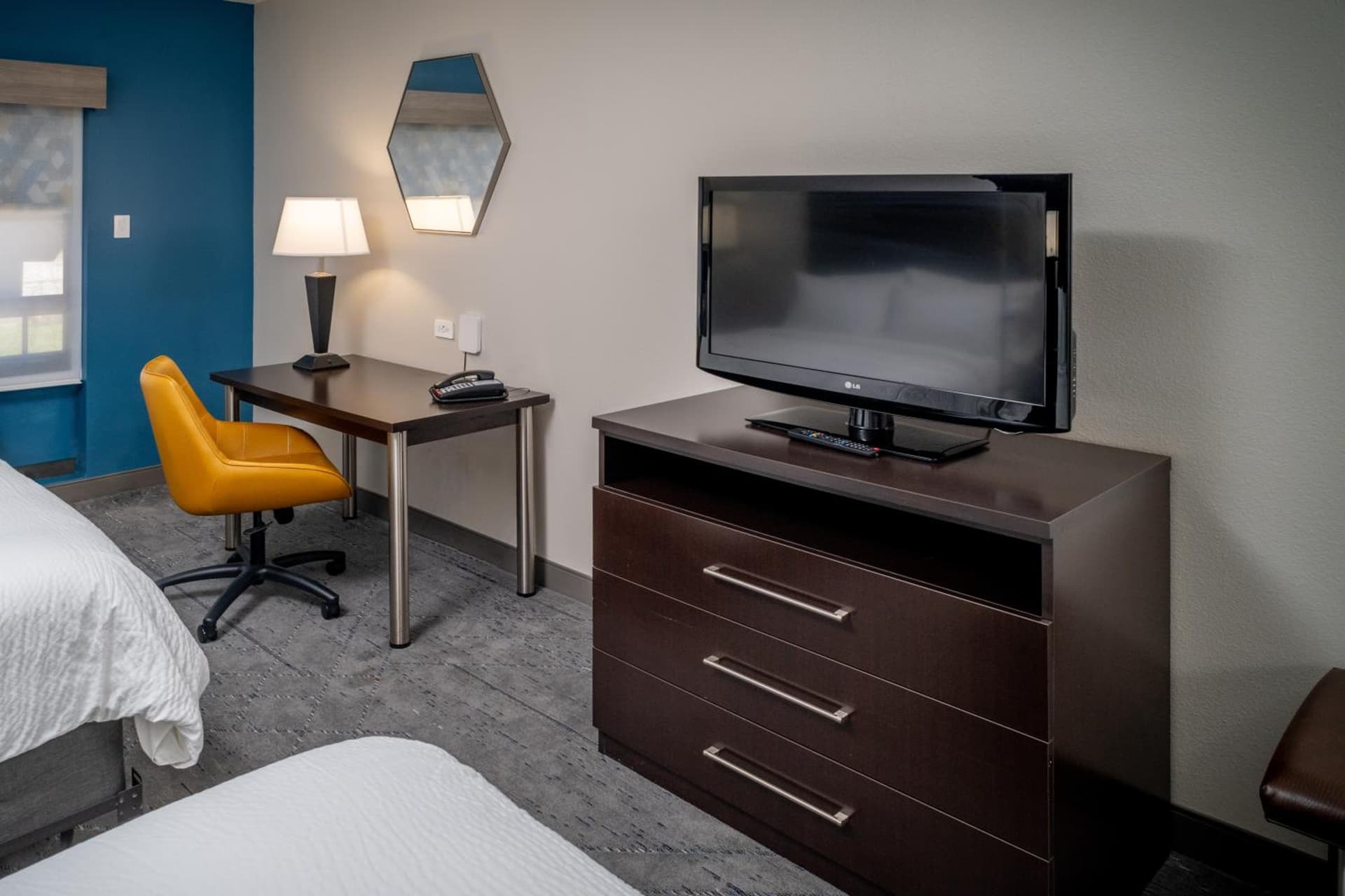 Holiday Inn Express & Suites Cross Lanes by IHG gallery photo in Cross Lanes, WV — image 137