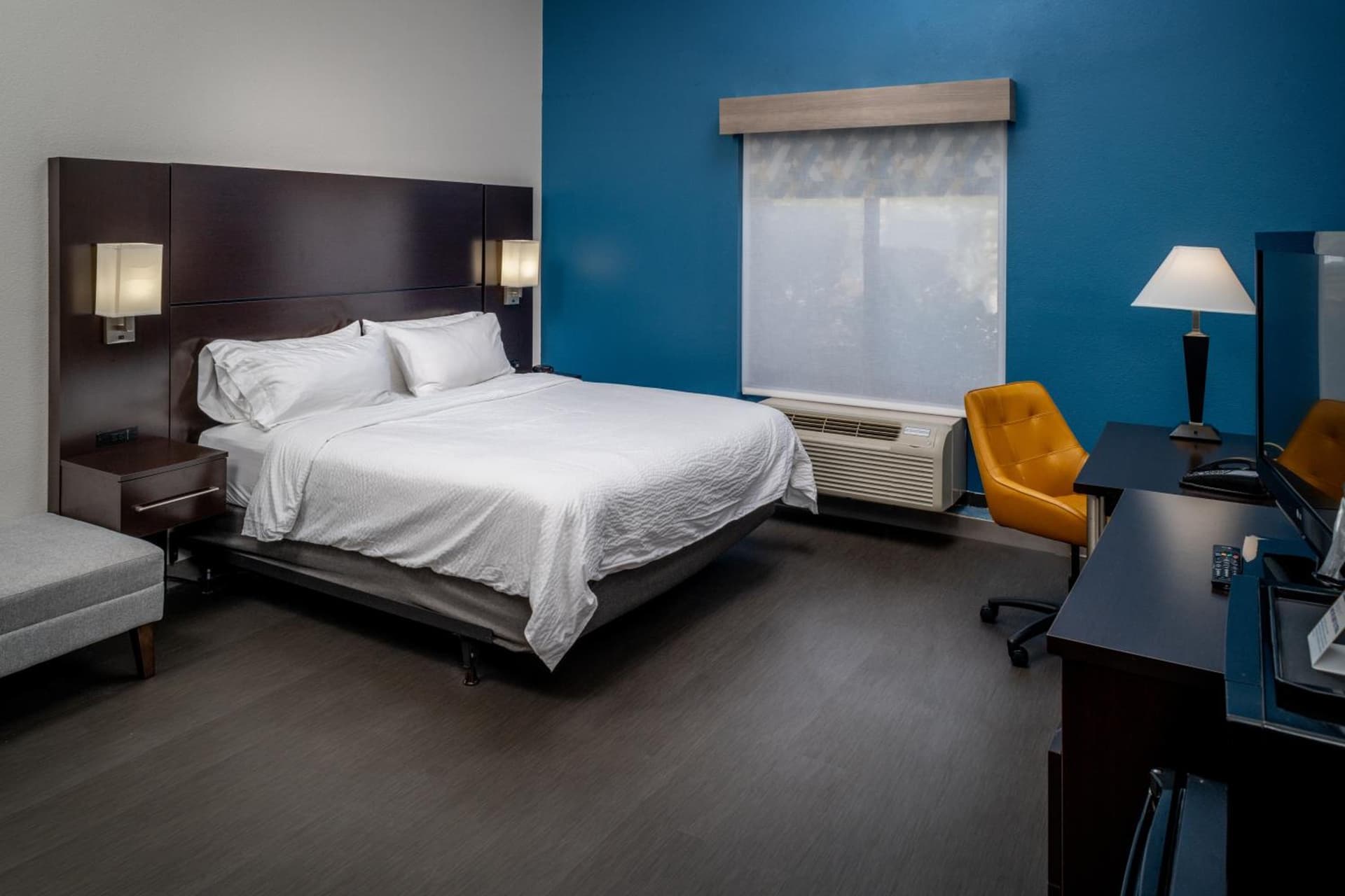 Holiday Inn Express & Suites Cross Lanes by IHG gallery photo in Cross Lanes, WV — image 90