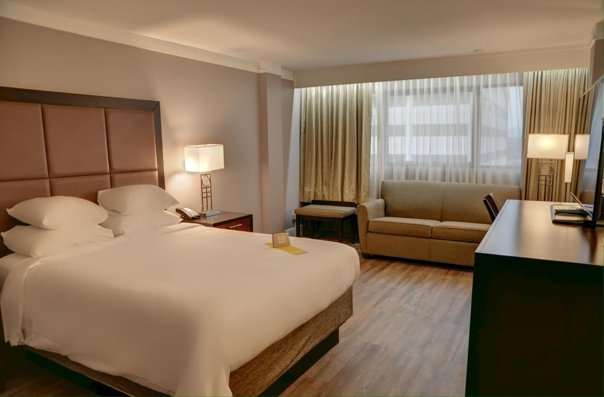 Crowne Plaza Knoxville Downtown University by IHG gallery photo in Knoxville, TN — image 37