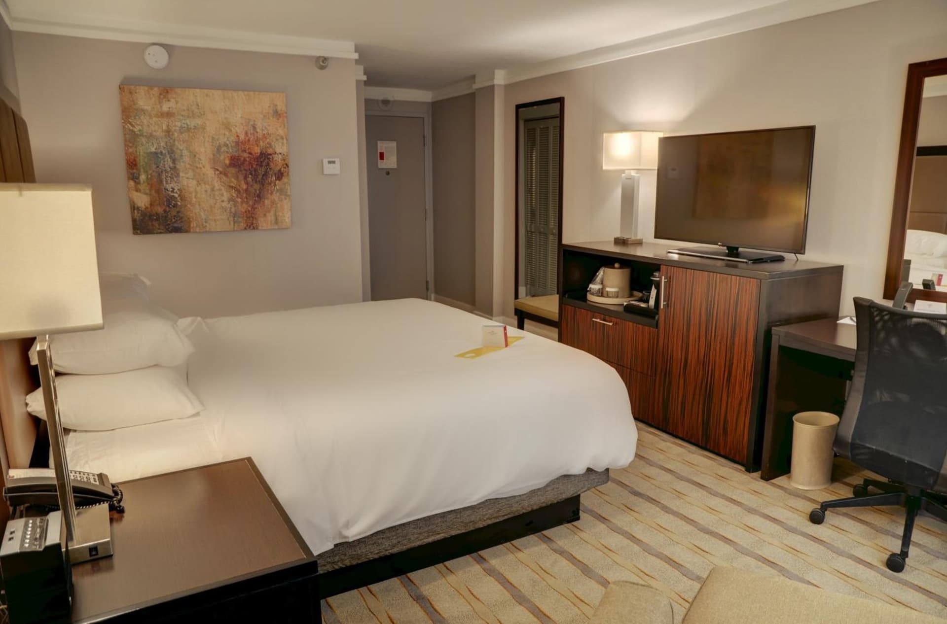 Crowne Plaza Knoxville Downtown University by IHG gallery photo in Knoxville, TN — image 9