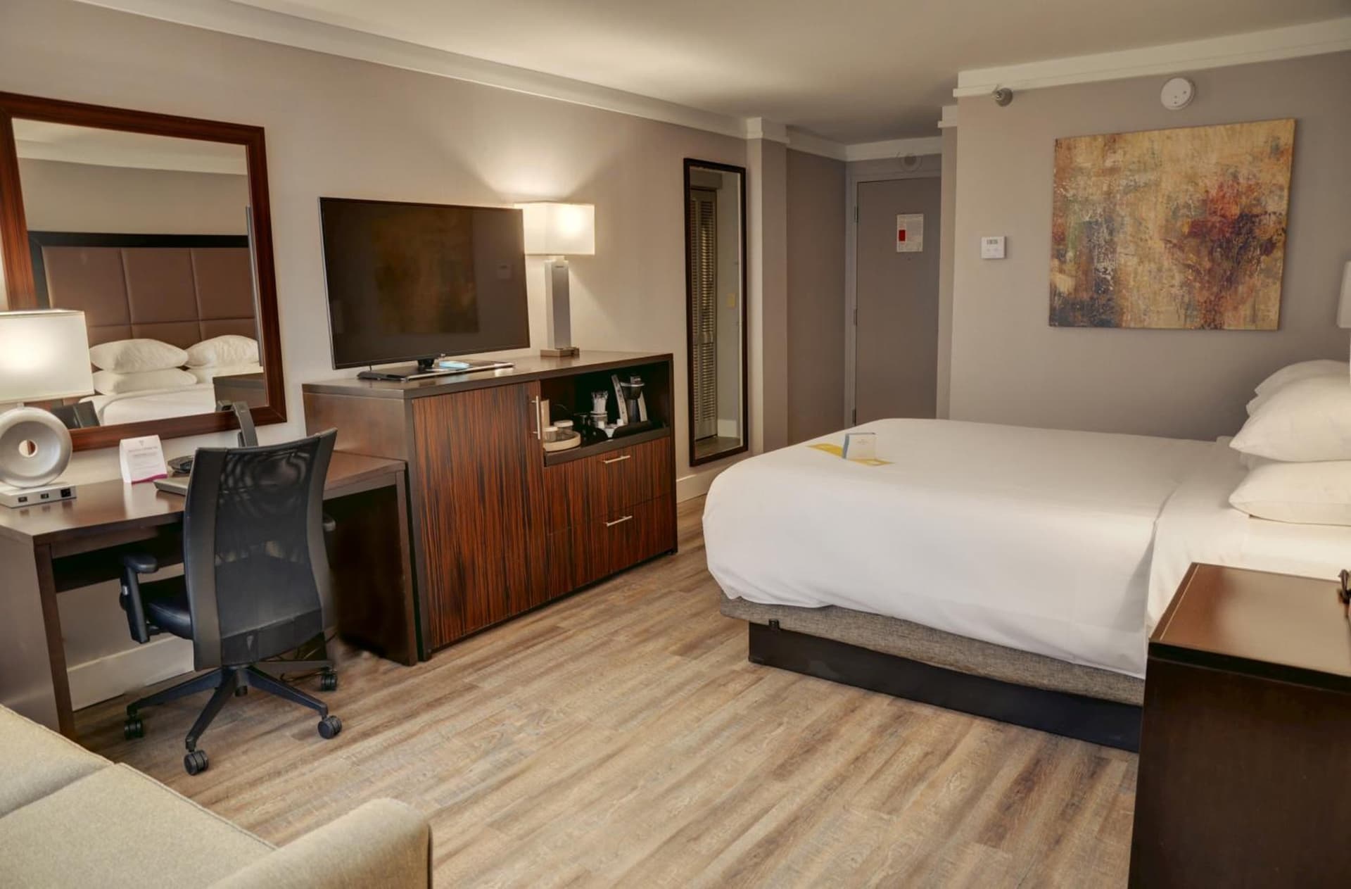 Crowne Plaza Knoxville Downtown University by IHG gallery photo in Knoxville, TN — image 36