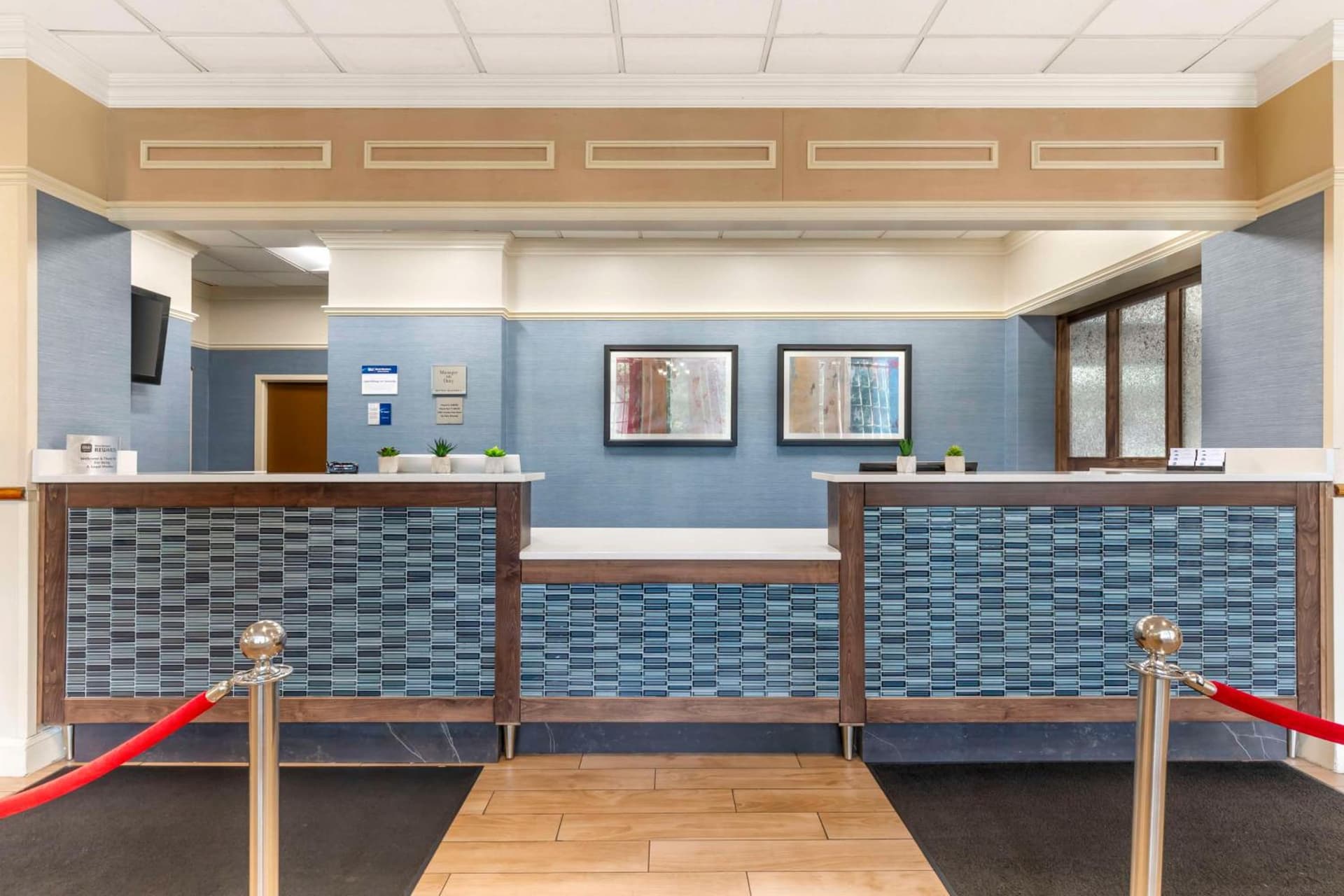 Best Western Capital Beltway Washington DC interior in Lanham, MD — gallery photo 2
