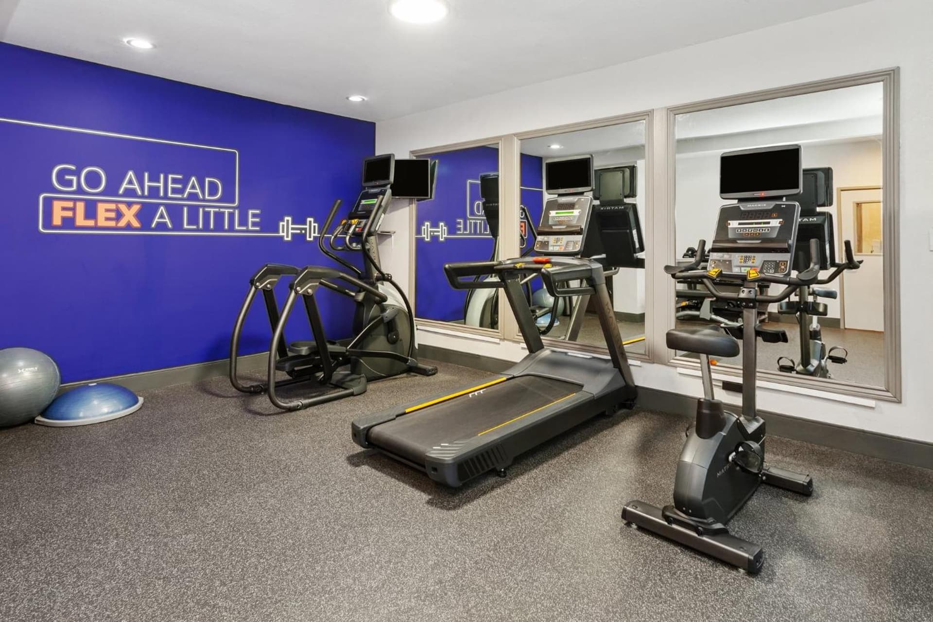 Holiday Inn Express & Suites Carmel North – Westfield by IHG gallery photo in Carmel, IN — image 11