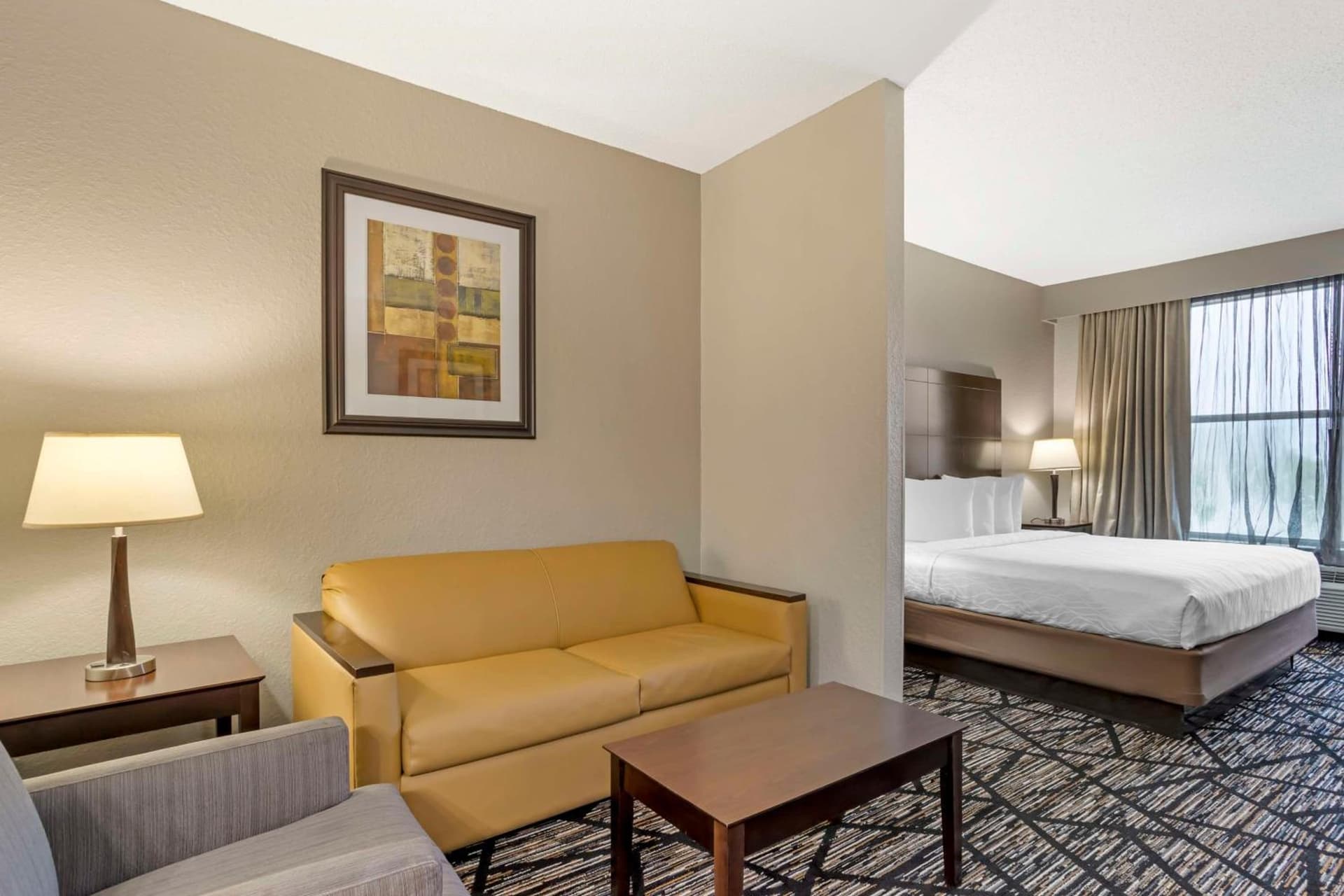 Best Western Plus Hobby Airport Inn & Suites property views in Houston, TX — gallery photo 3