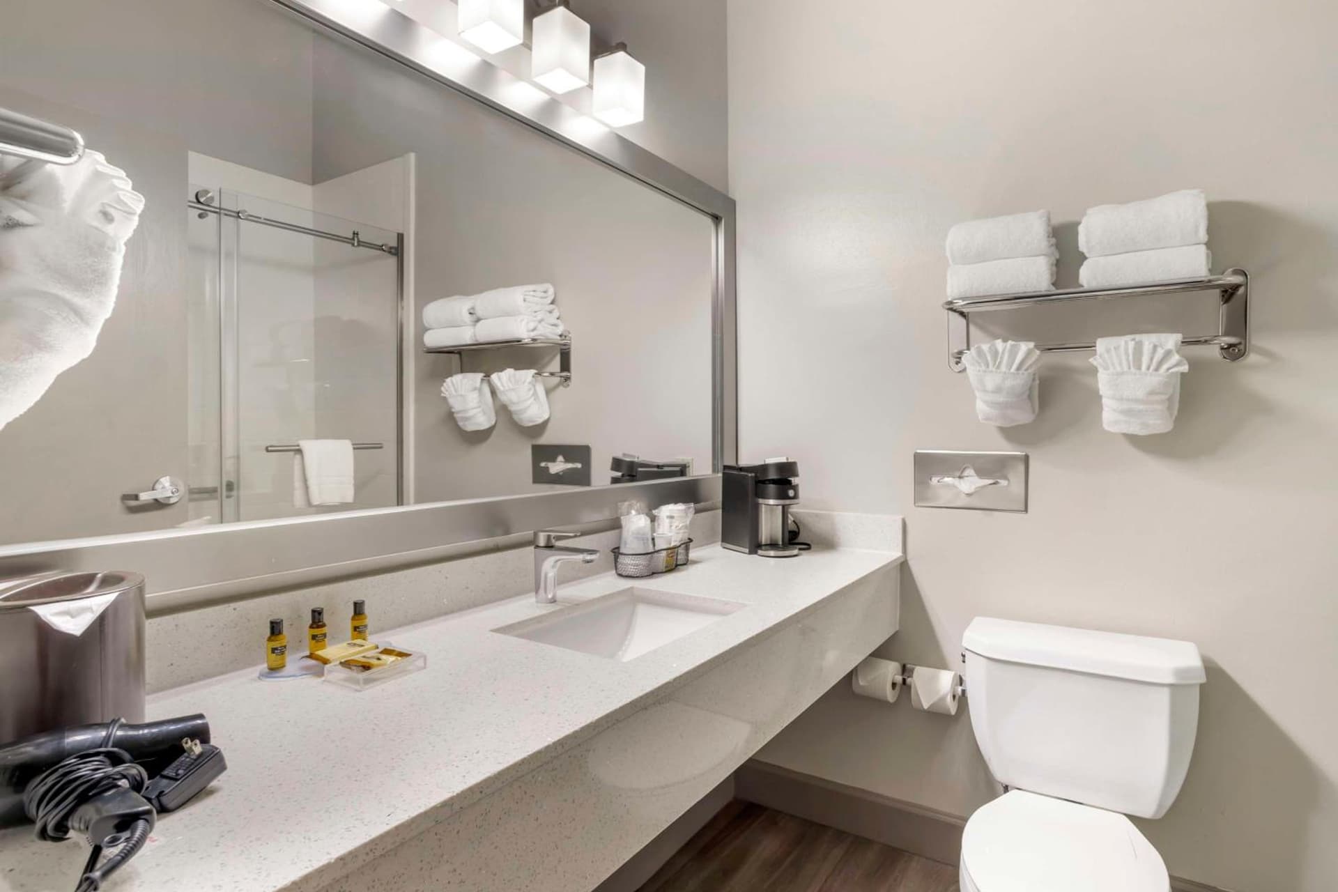 Best Western Plus Hobby Airport Inn & Suites gallery photo in Houston, TX — image 27