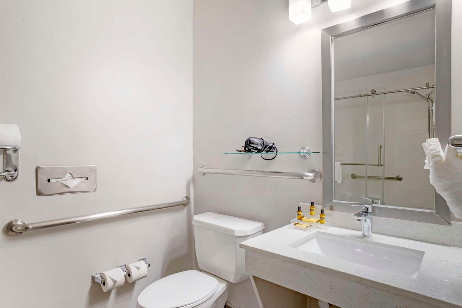 Best Western Plus Hobby Airport Inn & Suites gallery photo in Houston, TX — image 9