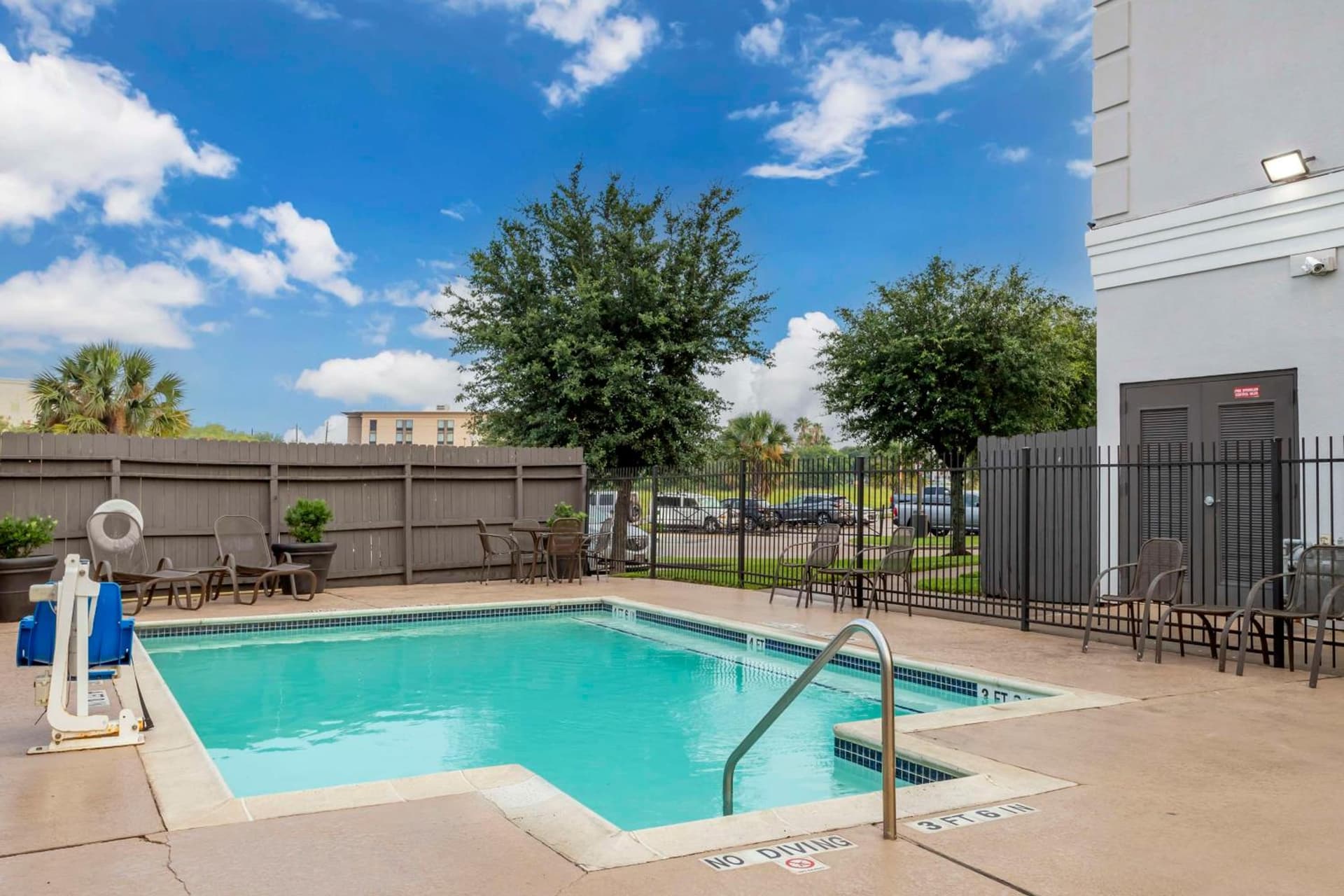 Best Western Plus Hobby Airport Inn & Suites gallery photo in Houston, TX — image 12
