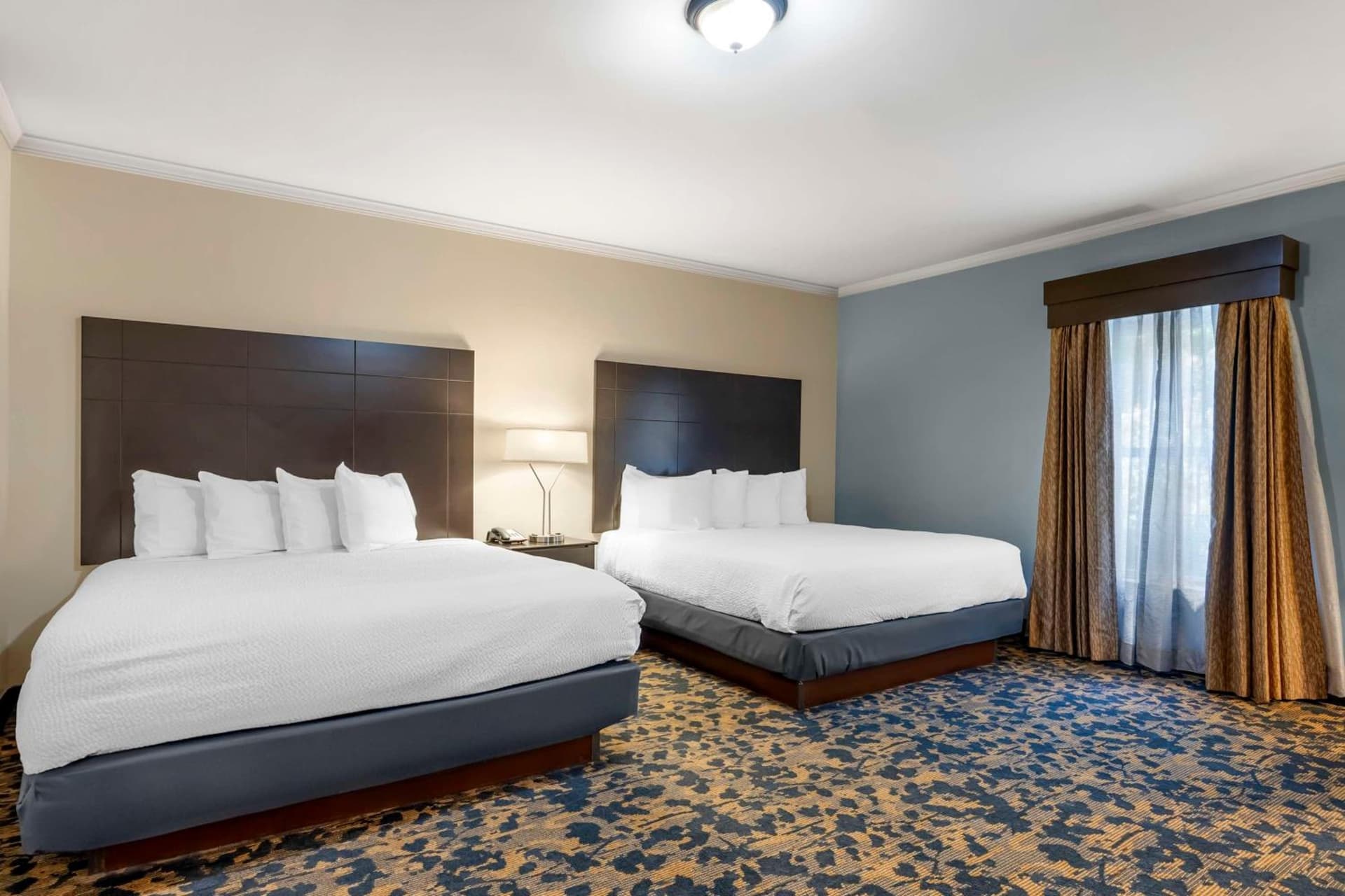 Best Western Brentwood interior in Brentwood, TN — gallery photo 2