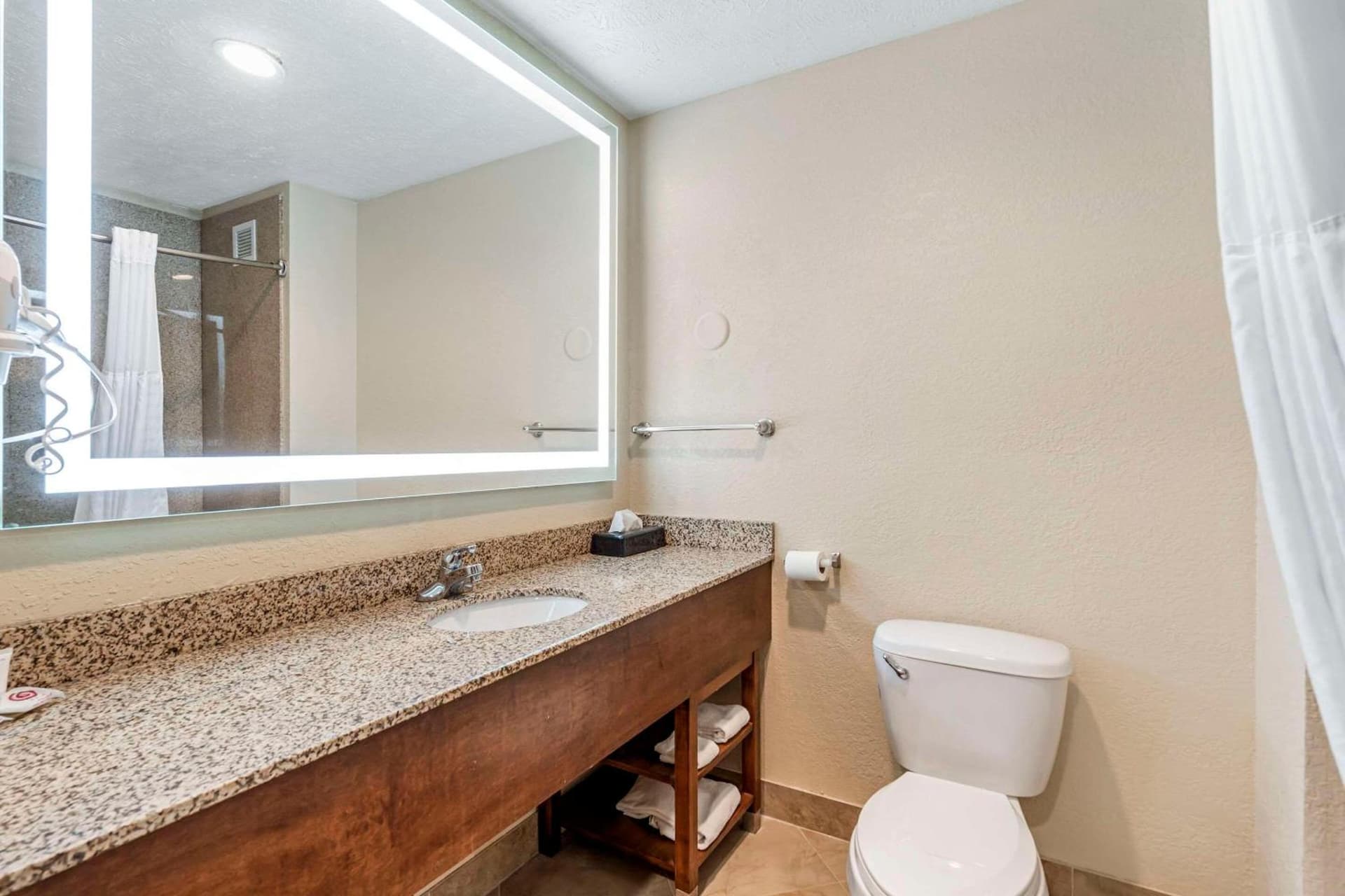 Comfort Suites Merrillville near US 30 gallery photo in Merrillville, IN — image 26