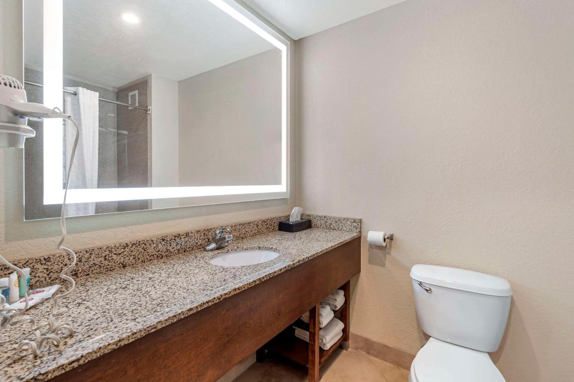 Comfort Suites Merrillville near US 30 gallery photo in Merrillville, IN — image 9