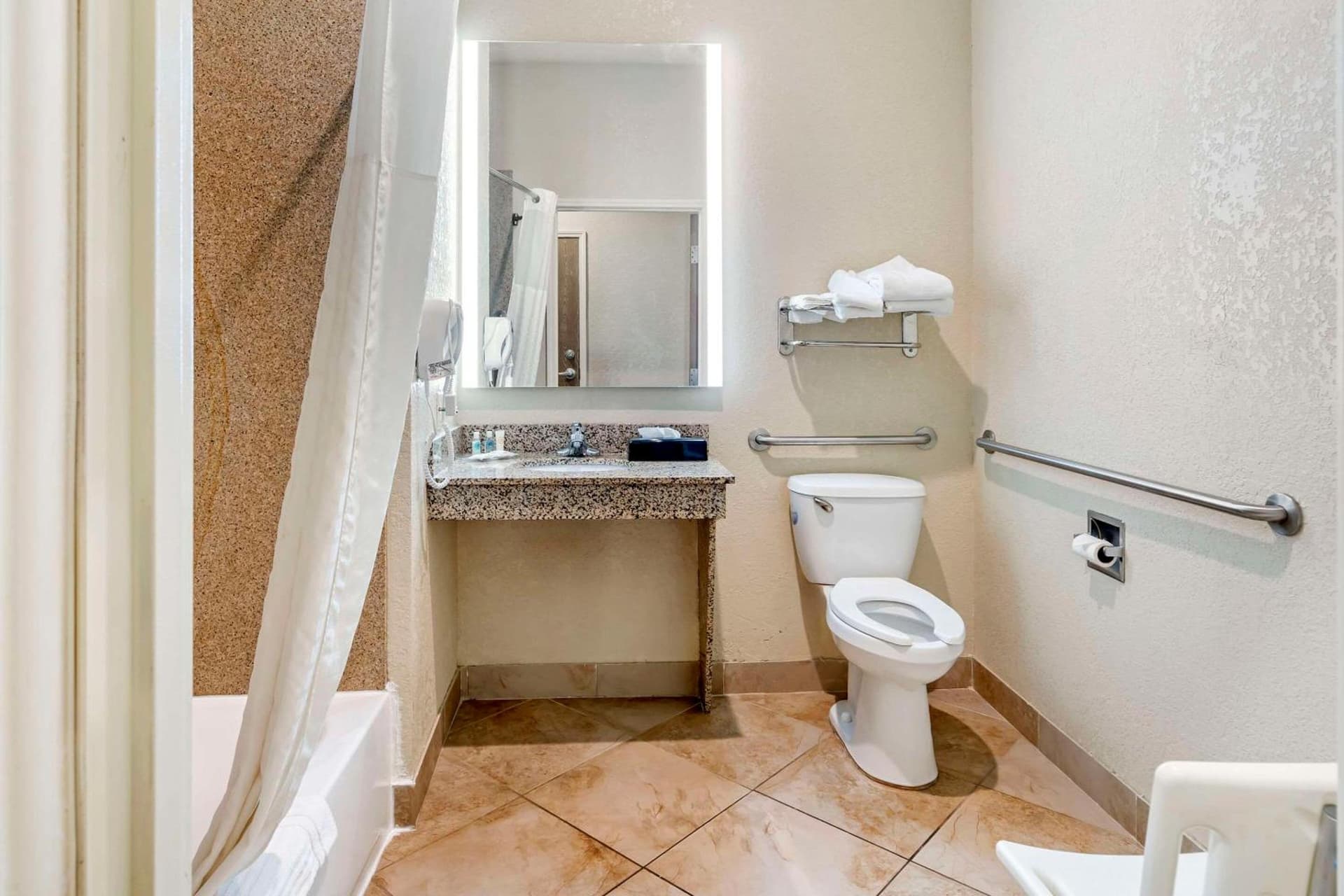 Comfort Suites Merrillville near US 30 gallery photo in Merrillville, IN — image 29