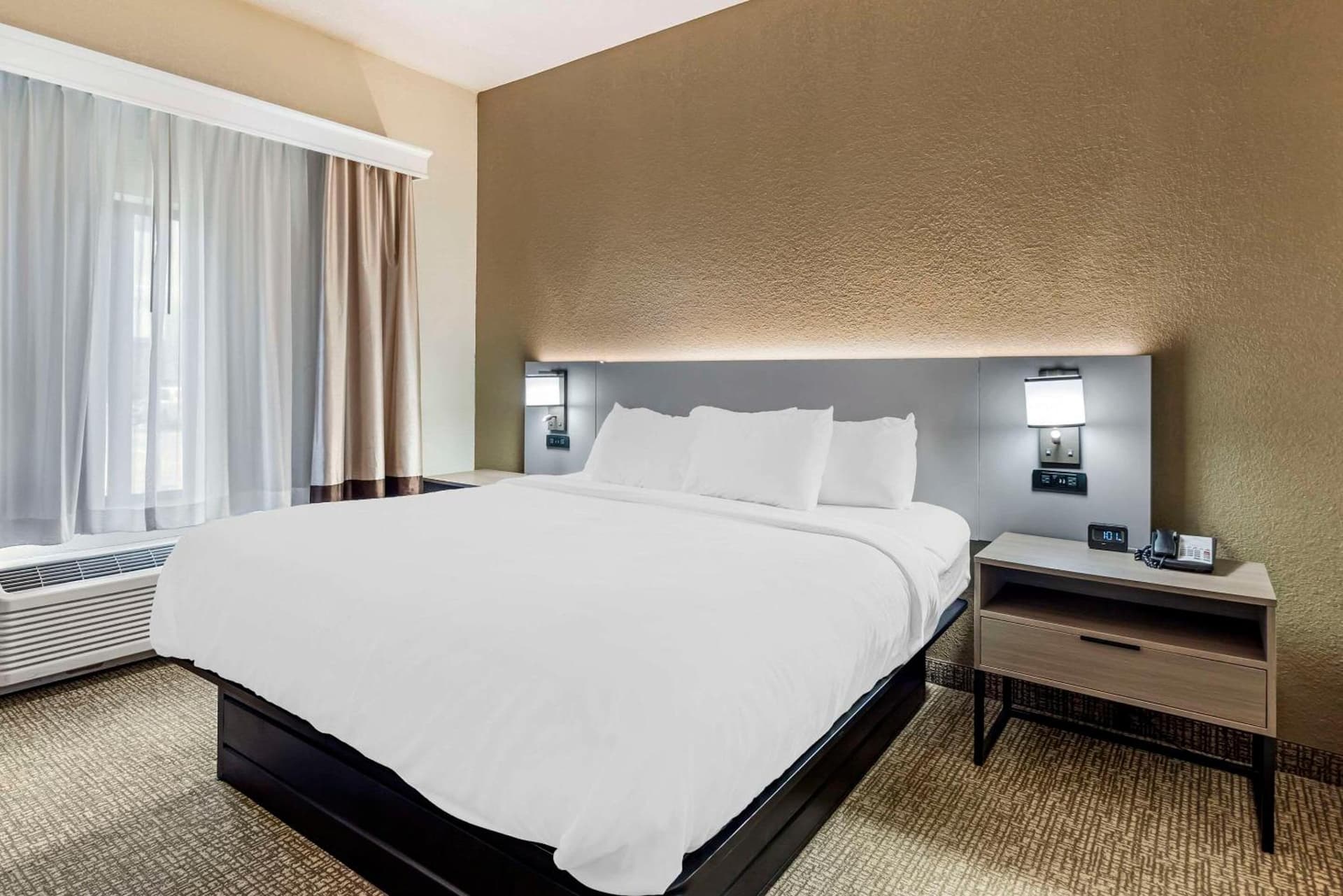 Comfort Suites Merrillville near US 30 gallery photo in Merrillville, IN — image 28