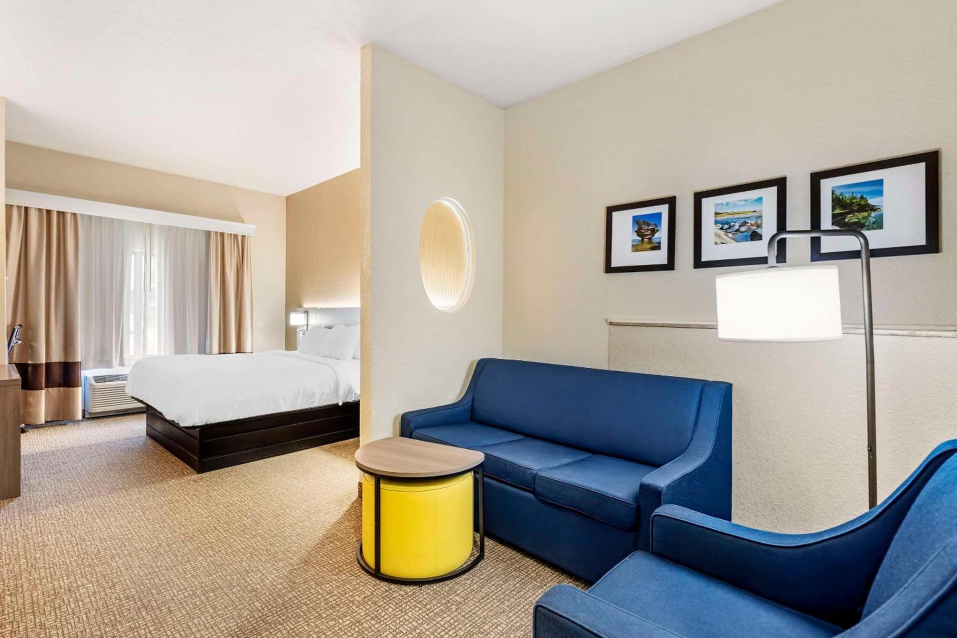 Comfort Suites Merrillville near US 30 gallery photo in Merrillville, IN — image 30
