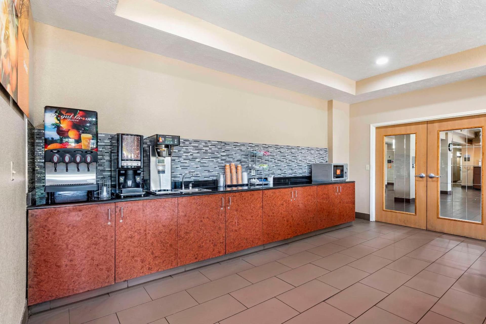 Comfort Suites Merrillville near US 30 gallery photo in Merrillville, IN — image 11