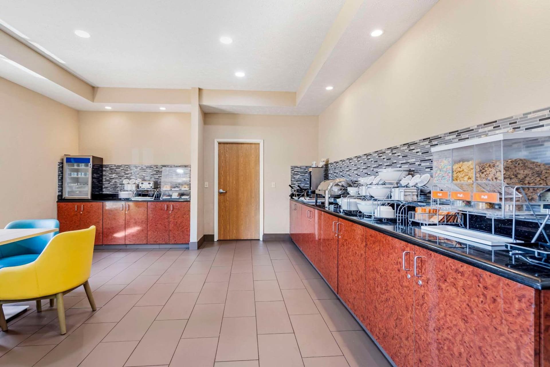 Comfort Suites Merrillville near US 30 gallery photo in Merrillville, IN — image 6