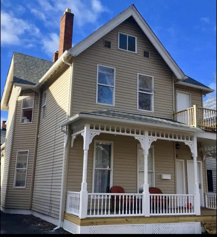 The House Hotels - Huge Ohio City District Home - 5 Minutes from Downtown - W45th2 Lower — hotel in Cleveland, Ohio