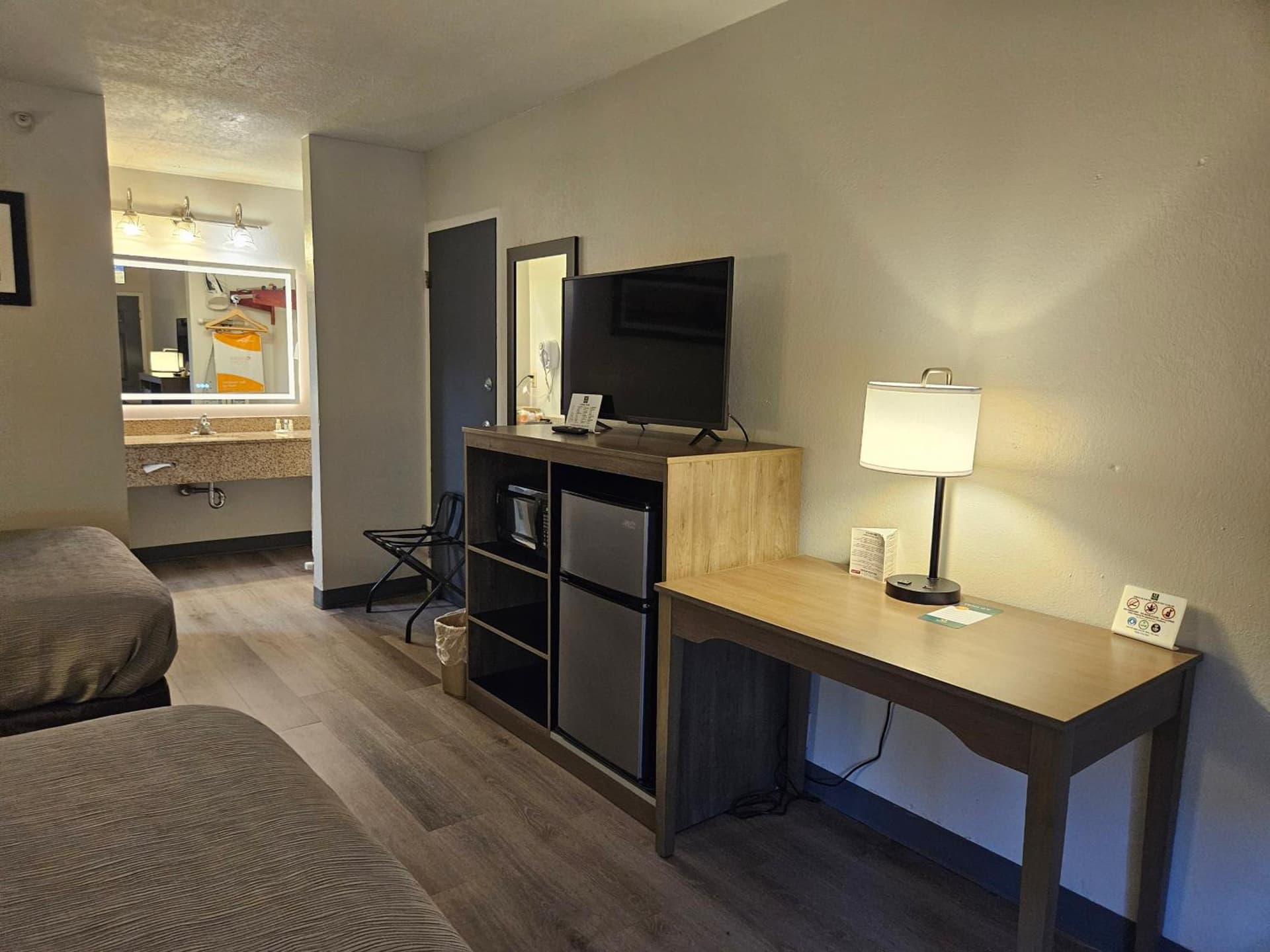 Quality Inn & Suites Greenville I-65 interior in Greenville, AL — gallery photo 2