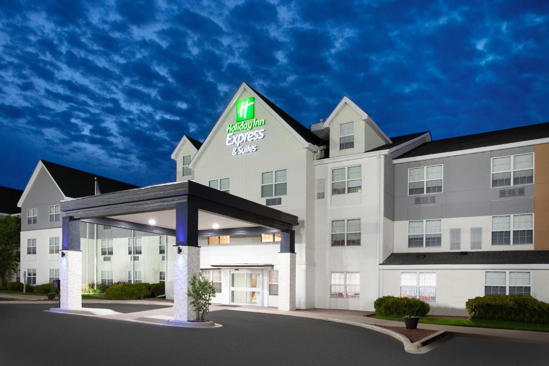 Holiday Inn Express & Suites Port Washington by IHG featured exterior or lobby in Port Washington, WI — similar hotel