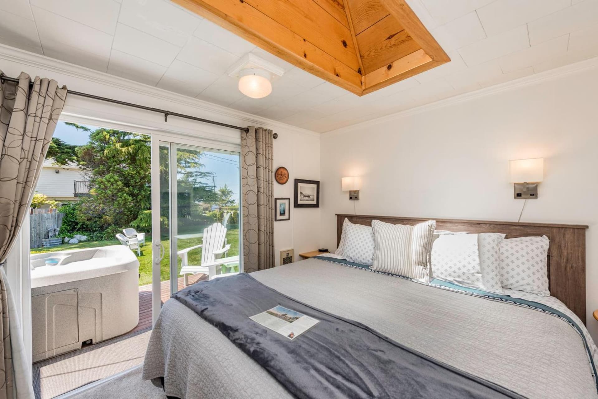 Juan de Fuca Waterfront Hotel & Cottages gallery photo in Sequim, WA — image 31