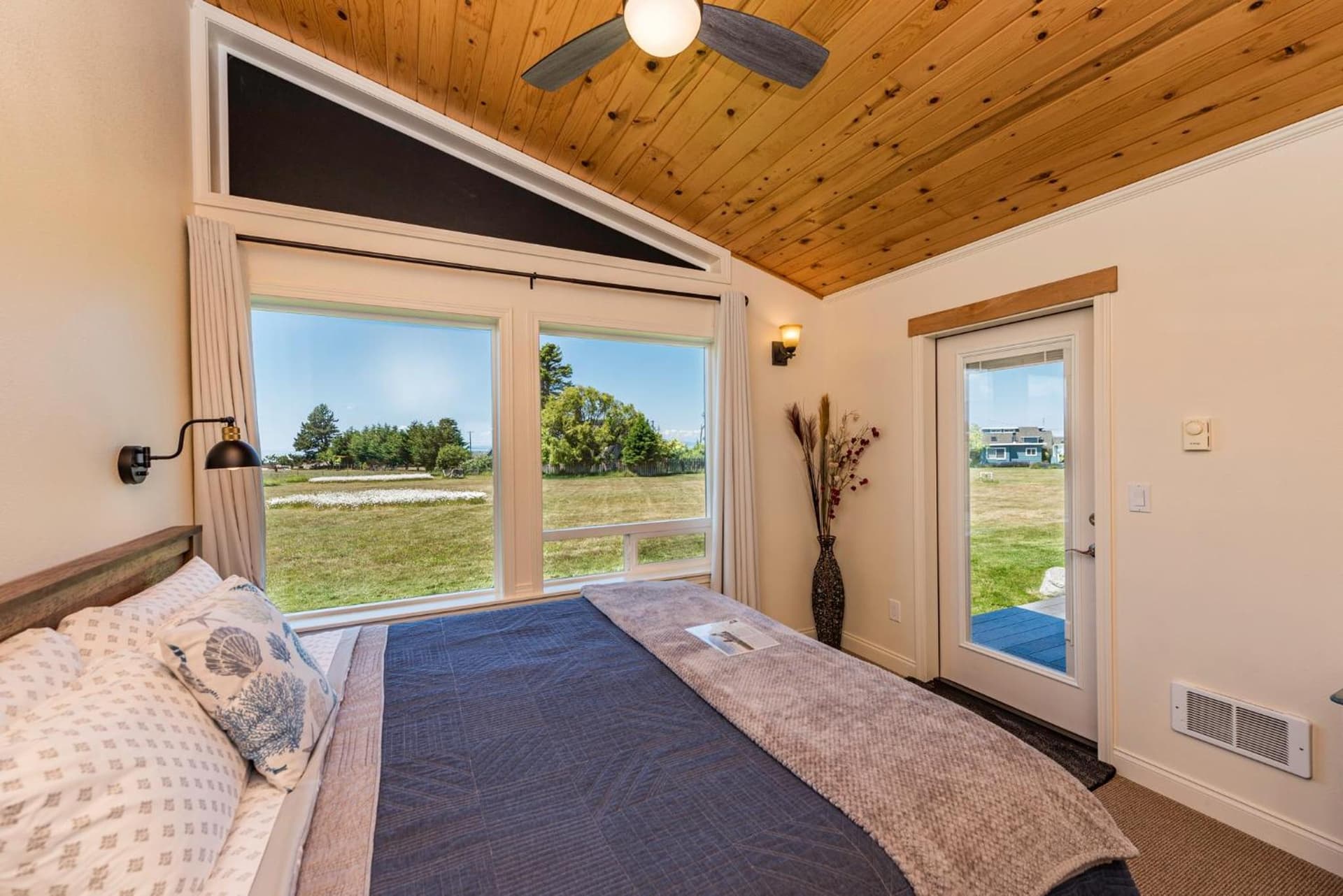 Juan de Fuca Waterfront Hotel & Cottages gallery photo in Sequim, WA — image 28