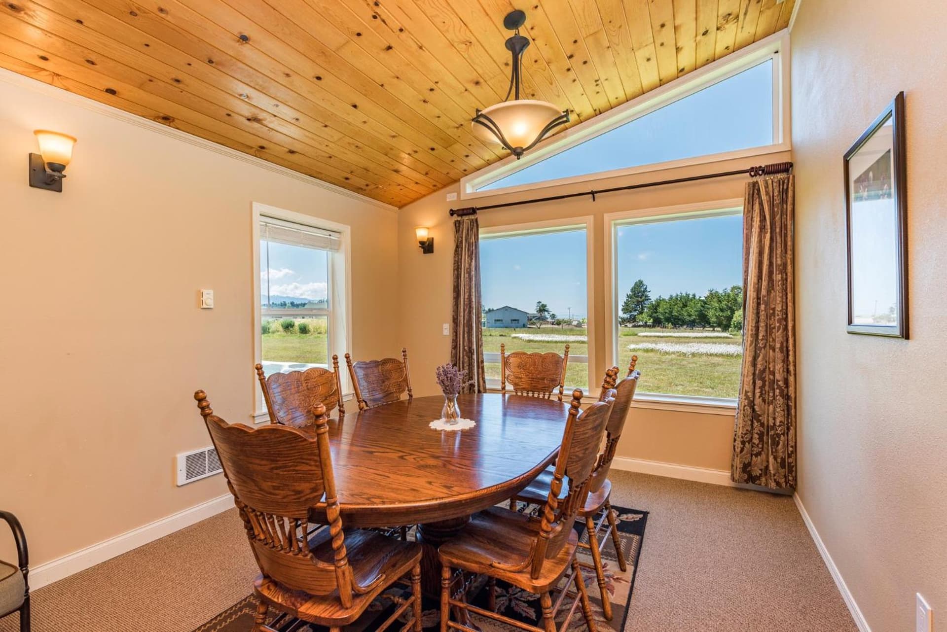 Juan de Fuca Waterfront Hotel & Cottages gallery photo in Sequim, WA — image 105
